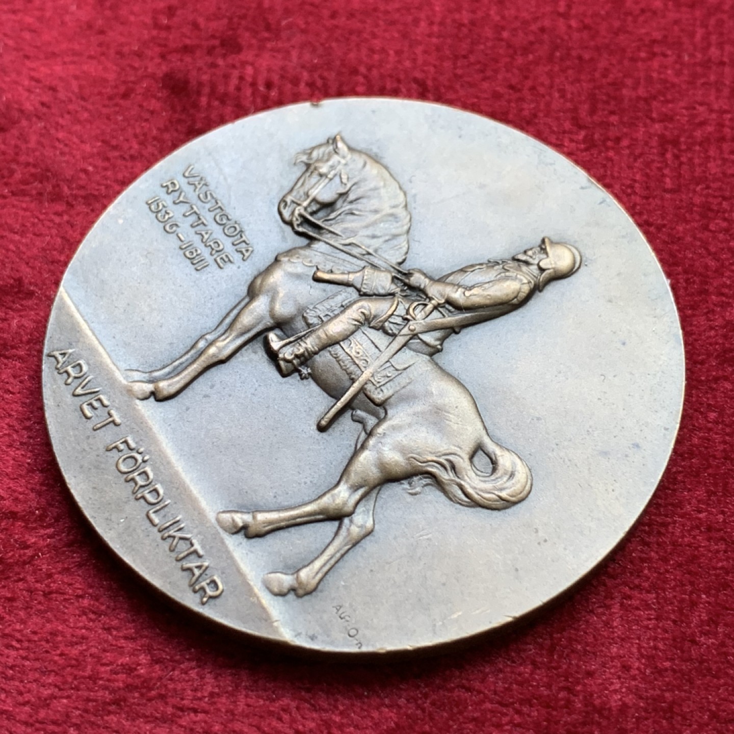 《竞宝斋》第100场-纪念拍卖 (全场包邮)中拍得限量纪念章 瑞典 1926年 阅兵 纪念铜章 34克 45mm直径 保存的很好，双面高浮雕