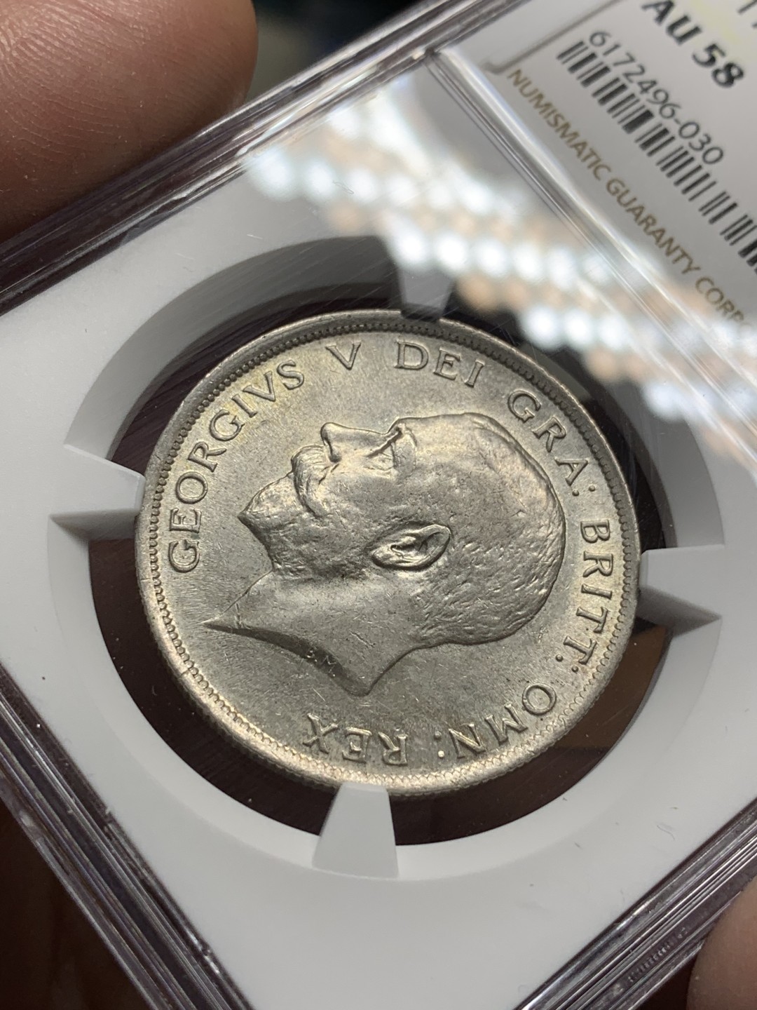 《竞宝斋》第100场-纪念拍卖 (全场包邮)中拍得限量纪念章 NGC AU58 英国 1917年 乔治五世 半克朗 银币 深打底光 这版MS高分的头发也看不清 所以状态很重要