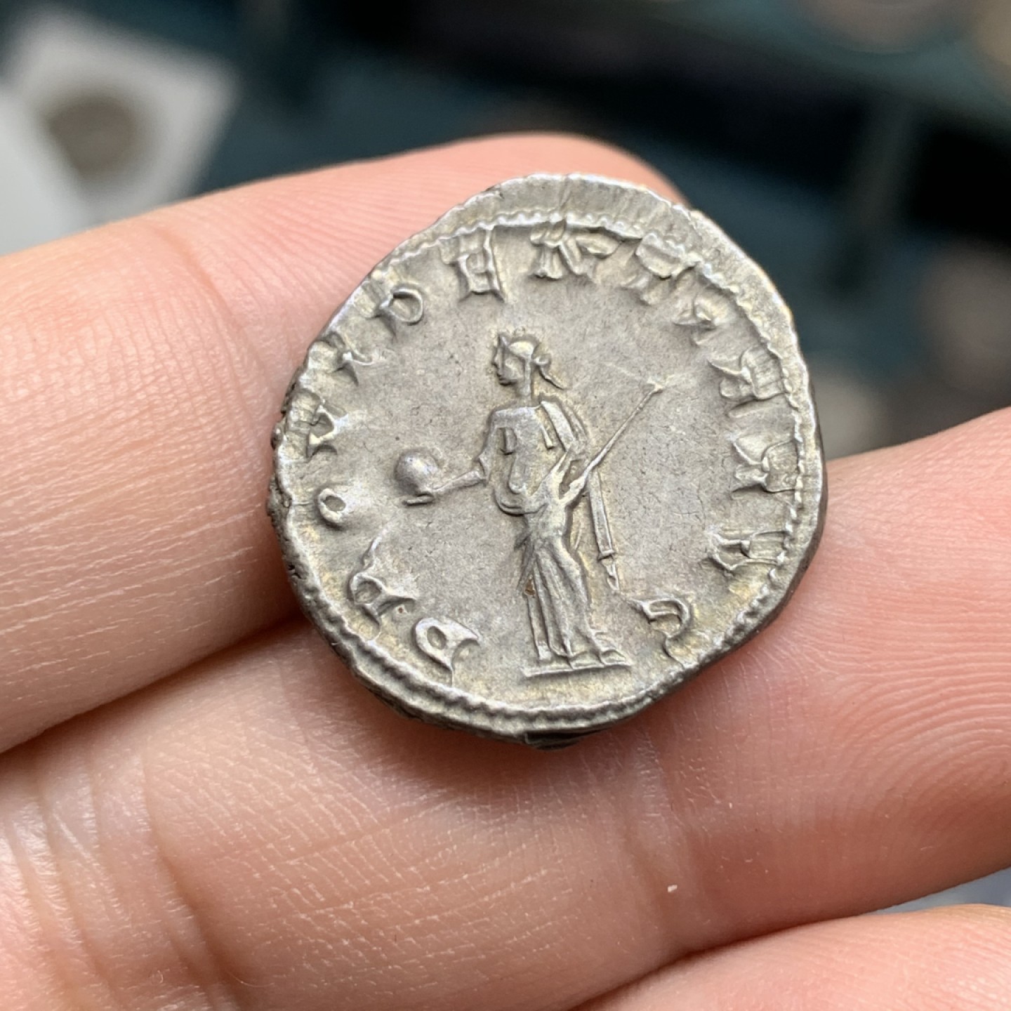 《竞宝斋》第100场-纪念拍卖 (全场包邮)中拍得限量纪念章 公元238-244年 古罗马 戈尔迪安三世 1D银币 5.04克 极美品 多年自藏