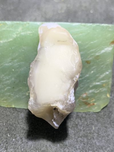 精美天然新疆哈密冰皮高玉化蛋白玉原石一块， - 精美天然新疆哈密冰皮高玉化蛋白玉原石一块，