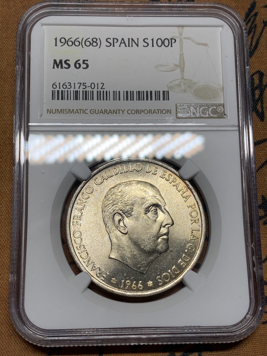 《竞宝斋》第100场-纪念拍卖 (全场包邮)中拍得限量纪念章 NGC MS65 西班牙 1966年68版 独裁者 弗朗哥 100比塞塔银币 高分好状态 没他就没有了现在的西班牙王室