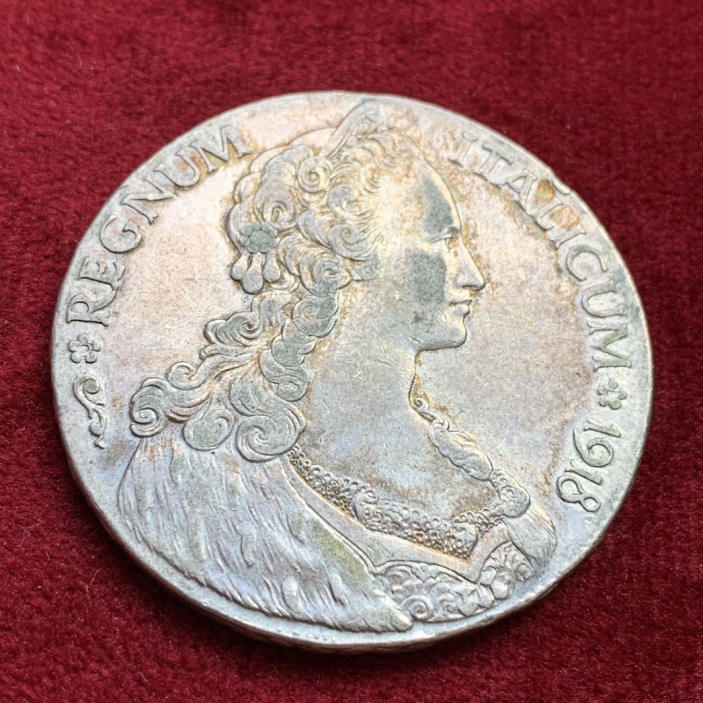 《竞宝斋》第100场-纪念拍卖 (全场包邮)中拍得限量纪念章 意属厄立特里亚 1918年1泰勒大银币 正面彩色包浆 背面底光细节好 不多见品种