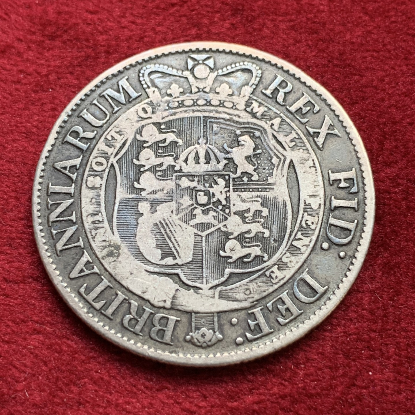 《竞宝斋》第100场-纪念拍卖 (全场包邮)中拍得限量纪念章 英国 1819年 乔三 小头版 半克朗银币 原味包浆 自然状态  很不错