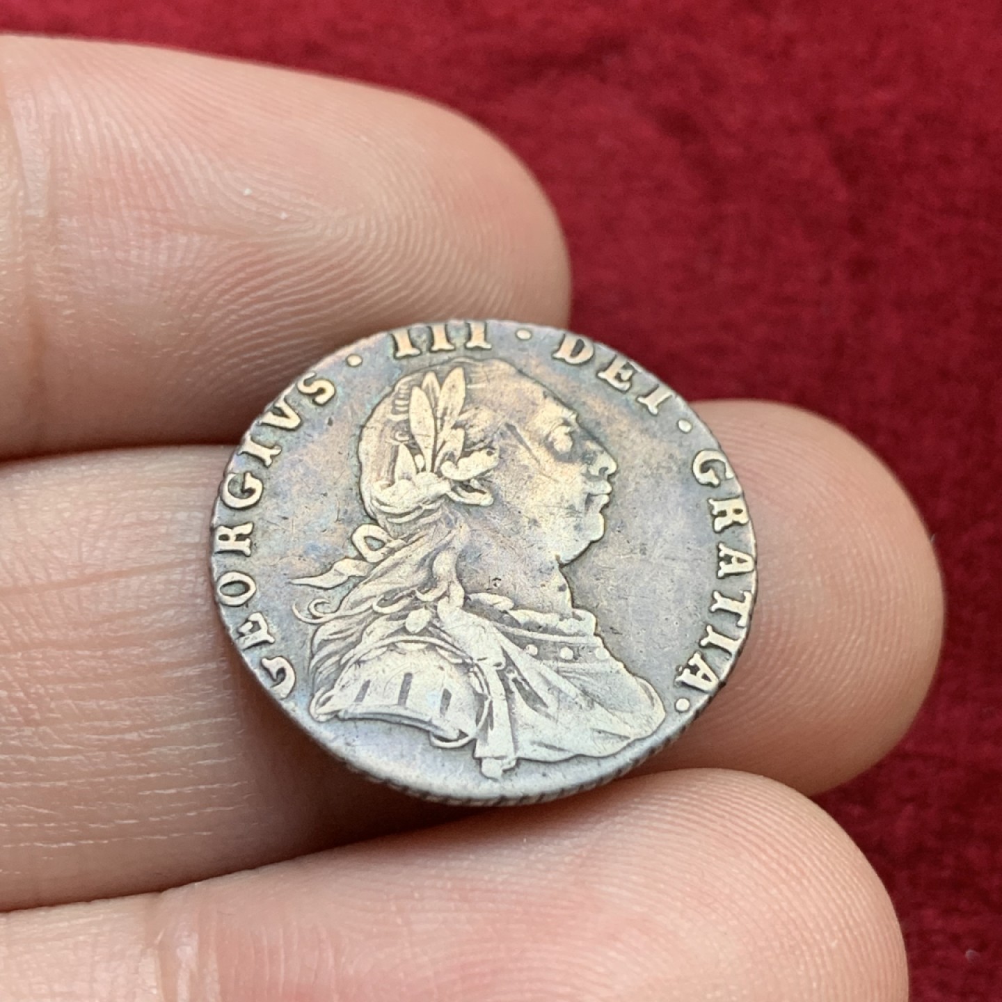 《竞宝斋》第100场-纪念拍卖 (全场包邮)中拍得限量纪念章 英国 1787年 乔三 6便士银币 原味包浆 细节好