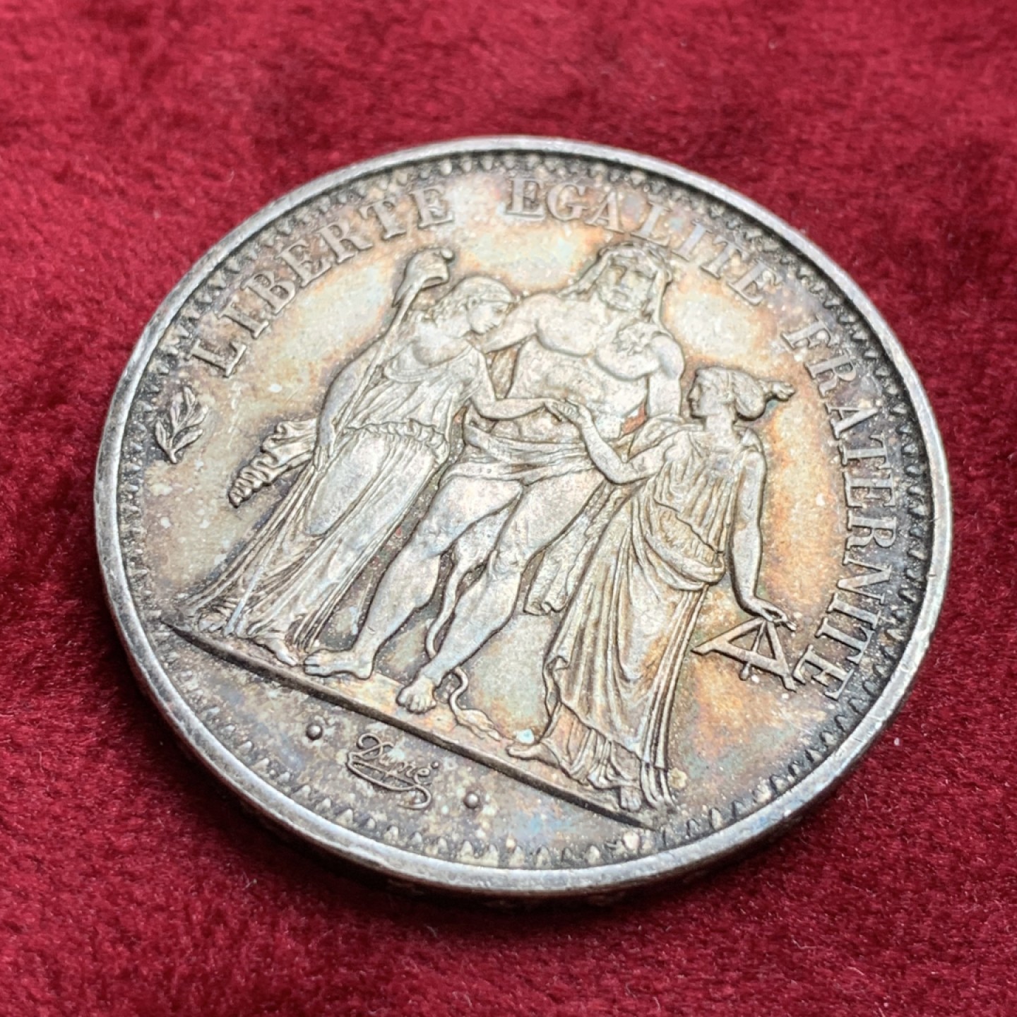 《竞宝斋》第100场-纪念拍卖 (全场包邮)中拍得限量纪念章 法国 1965年 大力神10法郎银币 极美的五彩包浆