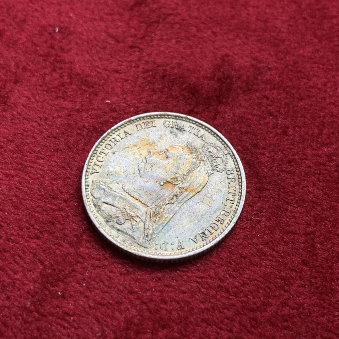 《竞宝斋》第100场-纪念拍卖 (全场包邮)中拍得限量纪念章 英国 1887年 维多利亚女王 SIX 标注版  6便士银币 细节好，高点具在 值得入手