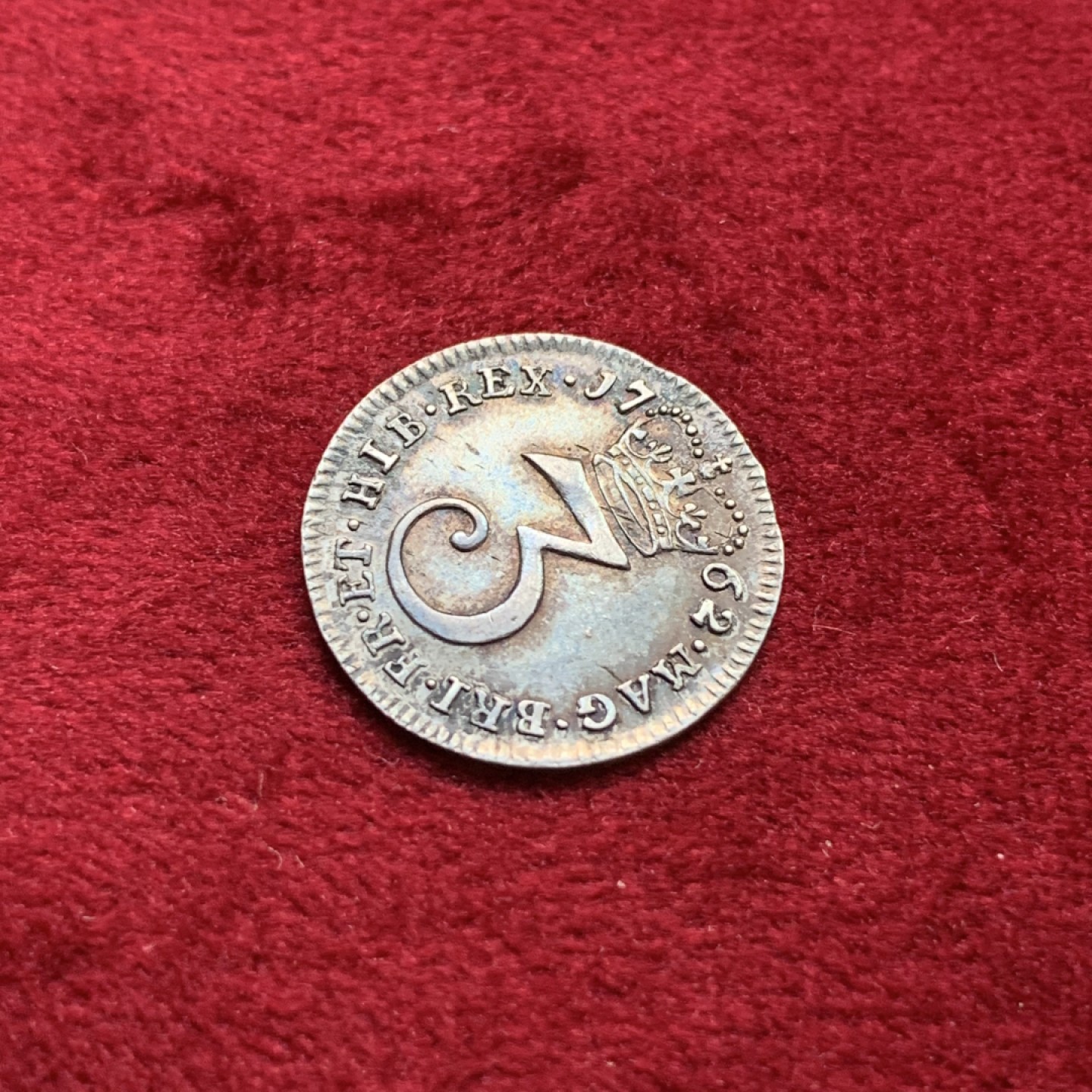 《竞宝斋》第100场-纪念拍卖 (全场包邮)中拍得限量纪念章 英国 1762年 乔治三世 3便士银币 细节极好 五彩包浆 非常难得的品相