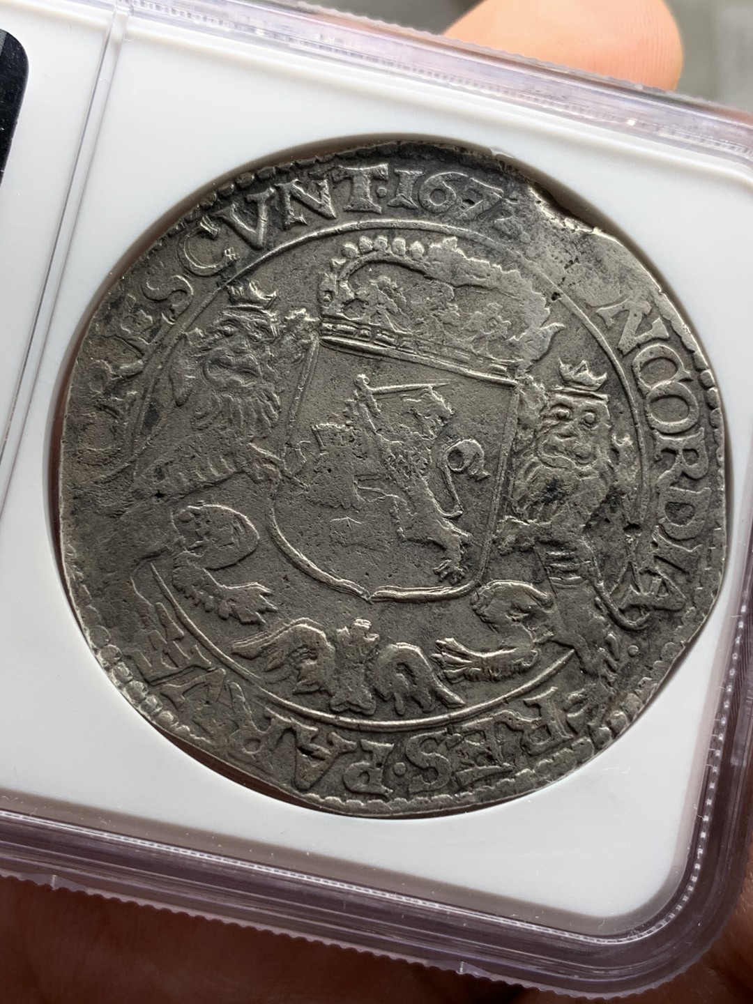 《竞宝斋》第100场-纪念拍卖 (全场包邮)中拍得限量纪念章 NGC VF 荷兰 西弗里斯兰省 1672 1杜卡特 大马剑银币 打制的非常好 这个1672年的币用上了现代币的标准给了VF 无法形容