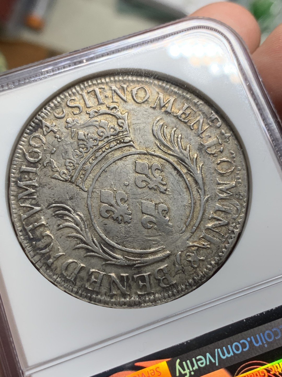 《竞宝斋》第100场-纪念拍卖 (全场包邮)中拍得限量纪念章 NGC VF35  法国 1694 太阳王 埃居 大银币 这枚很有意思 币胚是1691年的太阳王银币 年份在人像3点处 足见币胚稀缺造币厂内卷严重