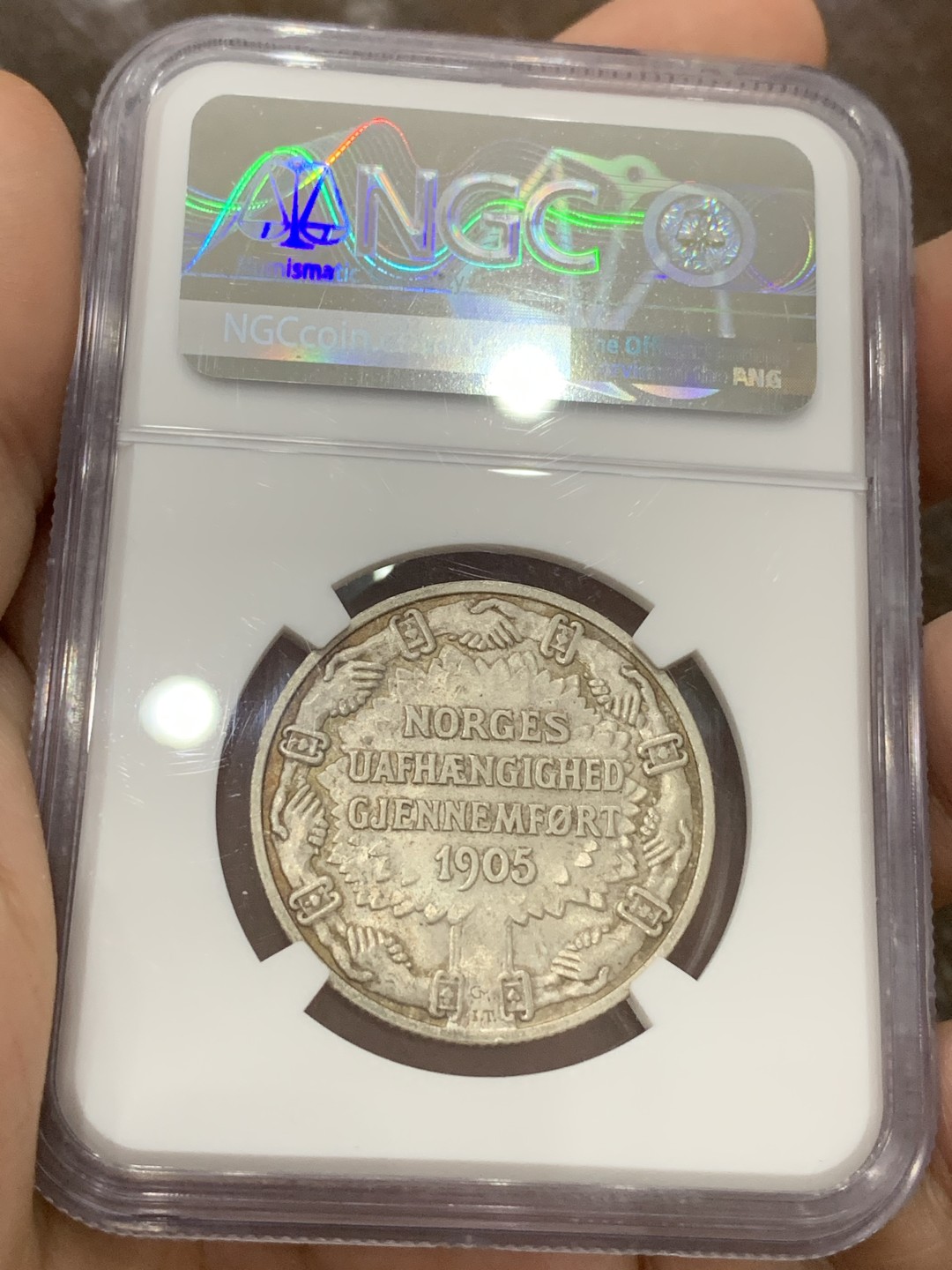 《竞宝斋》第100场-纪念拍卖 (全场包邮)中拍得限量纪念章 NGC MS-66 挪威 1906年 独立日 2克朗，挪威系列的必藏品，维京战斧、大窗帘的经典设计，顶级分数 很难再遇上