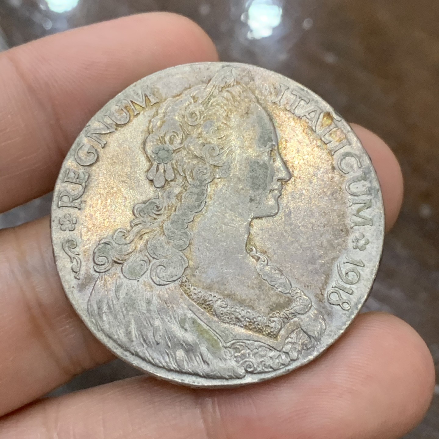 《竞宝斋》第100场-纪念拍卖 (全场包邮)中拍得限量纪念章 意属厄立特里亚 1918年1泰勒大银币 正面彩色包浆 背面底光细节好 不多见品种