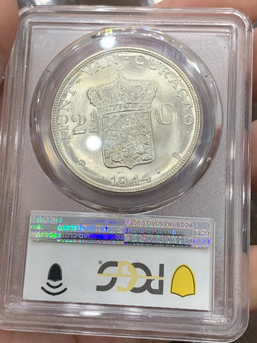 《竞宝斋》第100场-纪念拍卖 (全场包邮)中拍得限量纪念章 PCGS MS65 荷属 库拉索 1944年 2.5盾大银币 十字曝光 状态极佳 更高分只有2枚