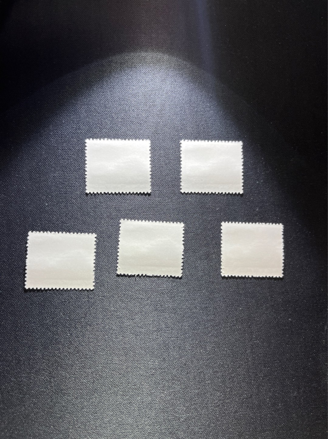 洪涛臻品 精选邮票限时拍卖第六十三期 普无号  8分天安门红太阳  5枚一组，版撕全品，文革唯一一套普票，有较高的收藏价值，可单枚玩，可成套玩。可评级