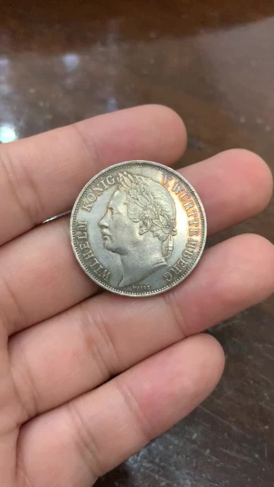 《竞宝斋》第100场-纪念拍卖 (全场包邮)中拍得限量纪念章 德国 符腾堡 1841年 登基25周年 纪念1盾 银币 绝美状态 压箱底的裸币都拿出来了