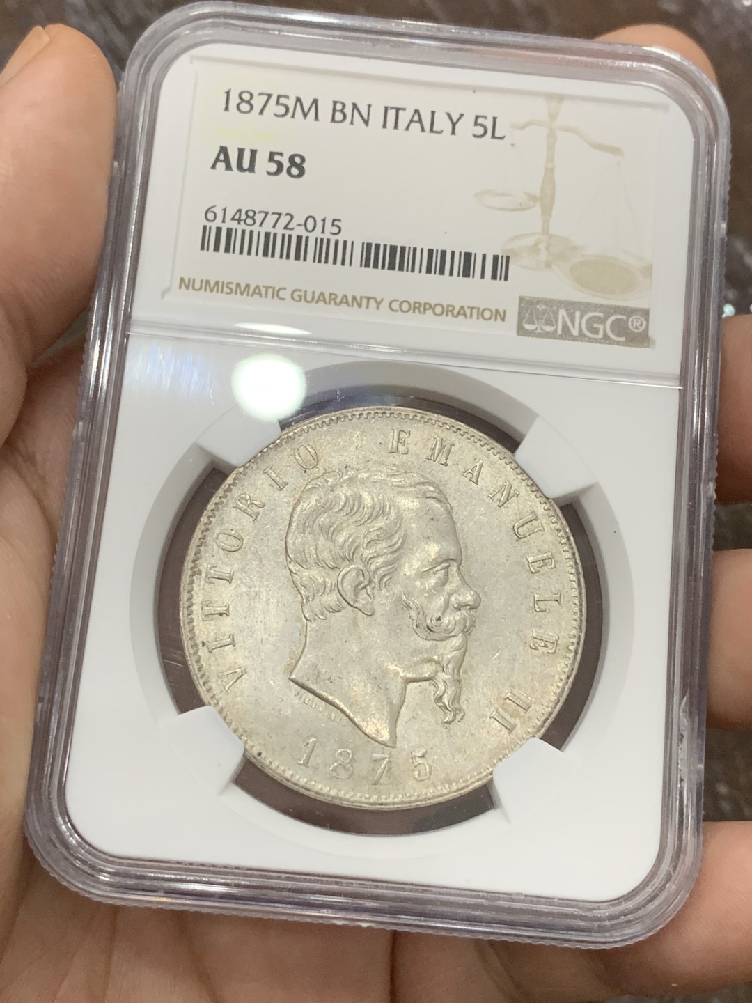 《竞宝斋》第100场-纪念拍卖 (全场包邮)中拍得限量纪念章 NGC-AU58 意大利 1875年 艾曼纽尔二世 5里拉银币 整体光感好 状态难得 低评