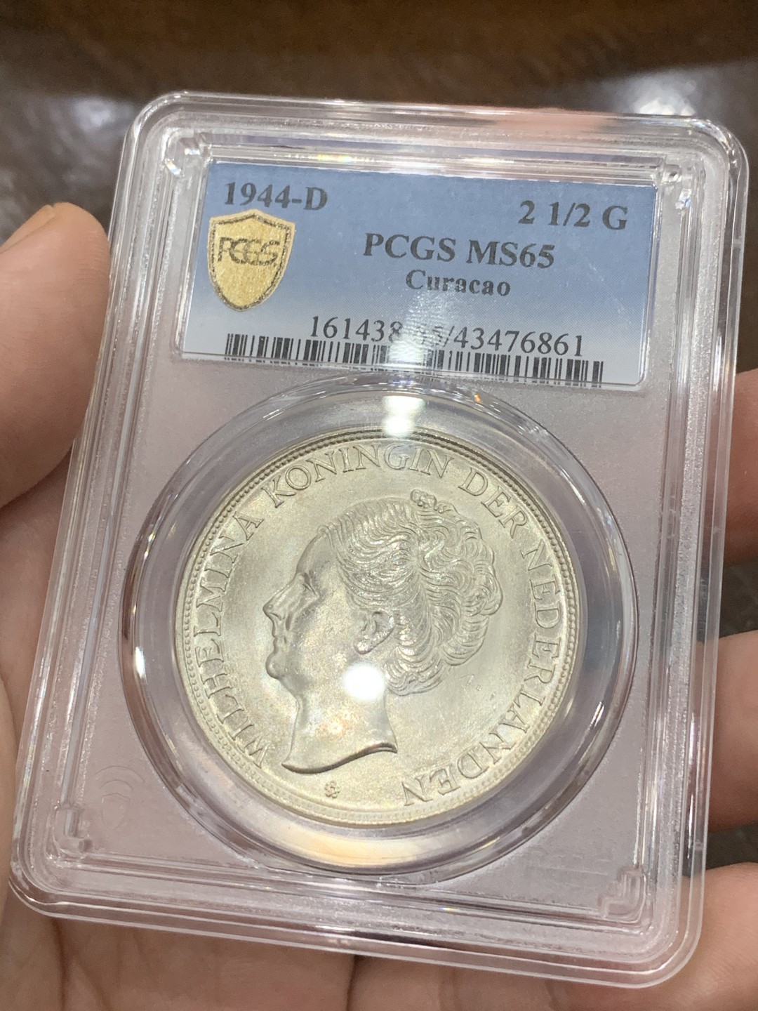 《竞宝斋》第100场-纪念拍卖 (全场包邮)中拍得限量纪念章 PCGS MS65 荷属 库拉索 1944年 2.5盾大银币 十字曝光 状态极佳 更高分只有2枚