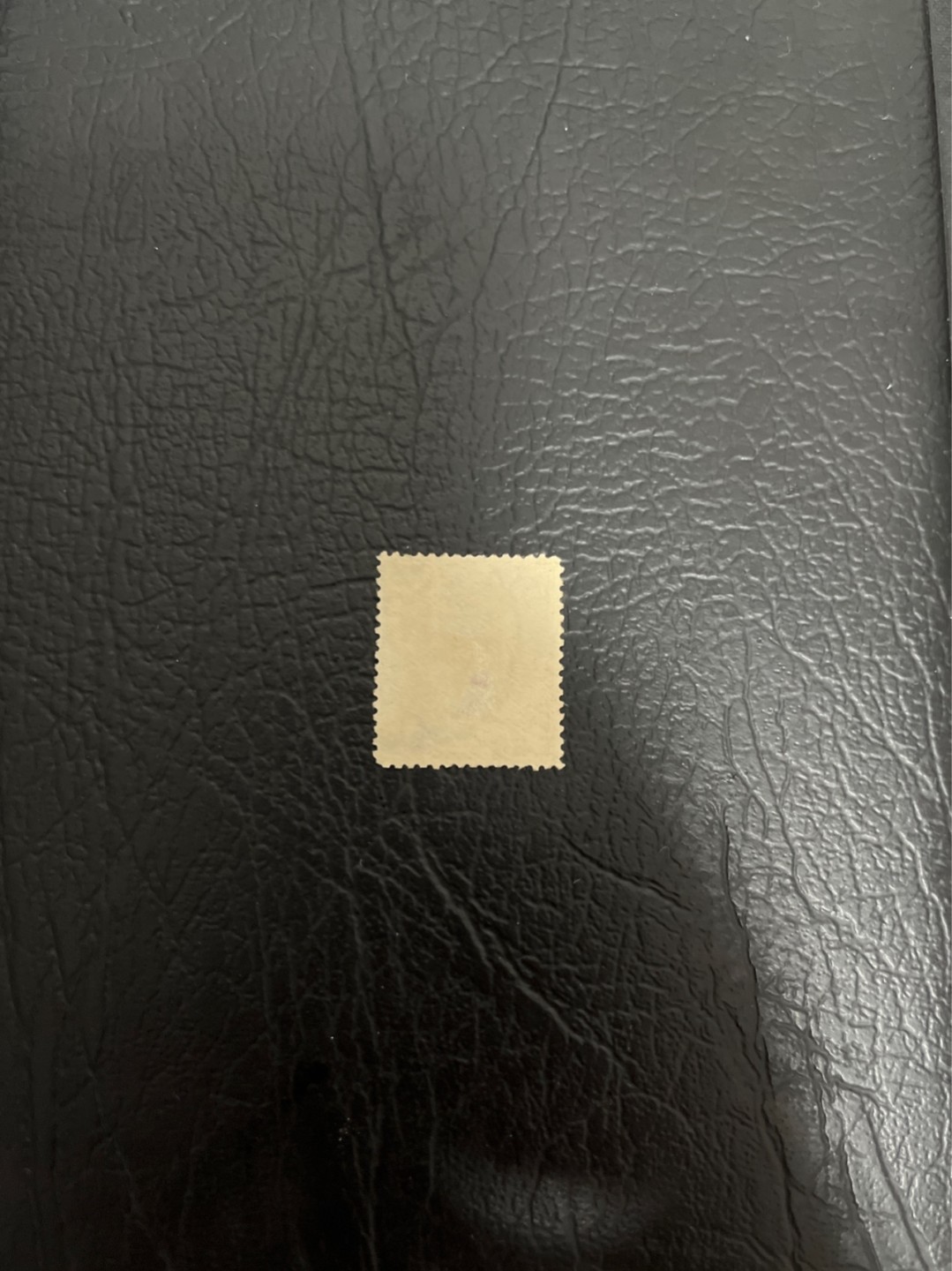 洪涛臻品 精选邮票限时拍卖第四十四期 大清龙票，红4分，很淡戳，票面细节清晰如新票，几无掩盖。终生保真（图3仅供参考），品相自定，百年古董难免有瑕疵。入手保真清代文物邮票的机会！