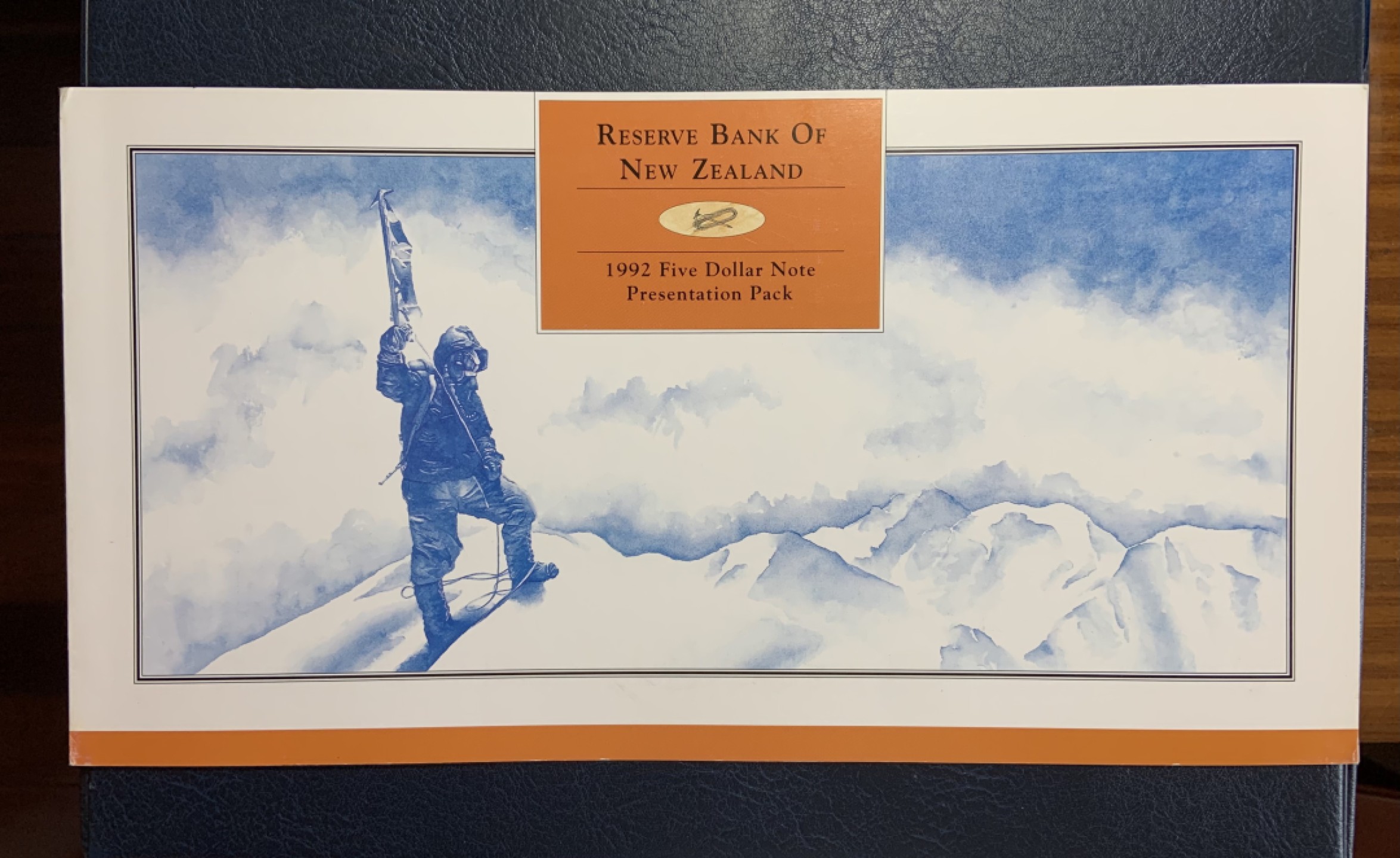 收藏联盟Quantum Auction 第195期拍卖(已更新) 新西兰1992年5元四连体 品相全新UNC 纸质版 AA冠 带银行原装纪念册