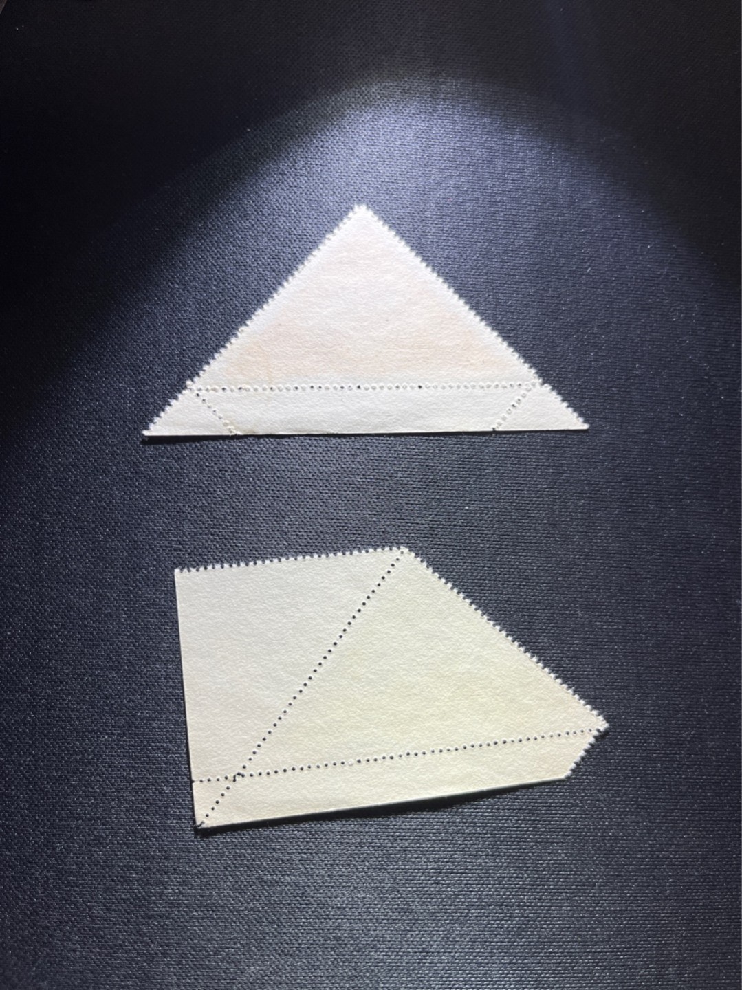 洪涛臻品 精选邮票限时拍卖第四十九期 纪10和平再版盖销  3-1  3-2  一对2枚，带边纸，缺3-3。版撕全品，适合收藏，包过灯，马上没货了，注意捡漏，买到就是赚到