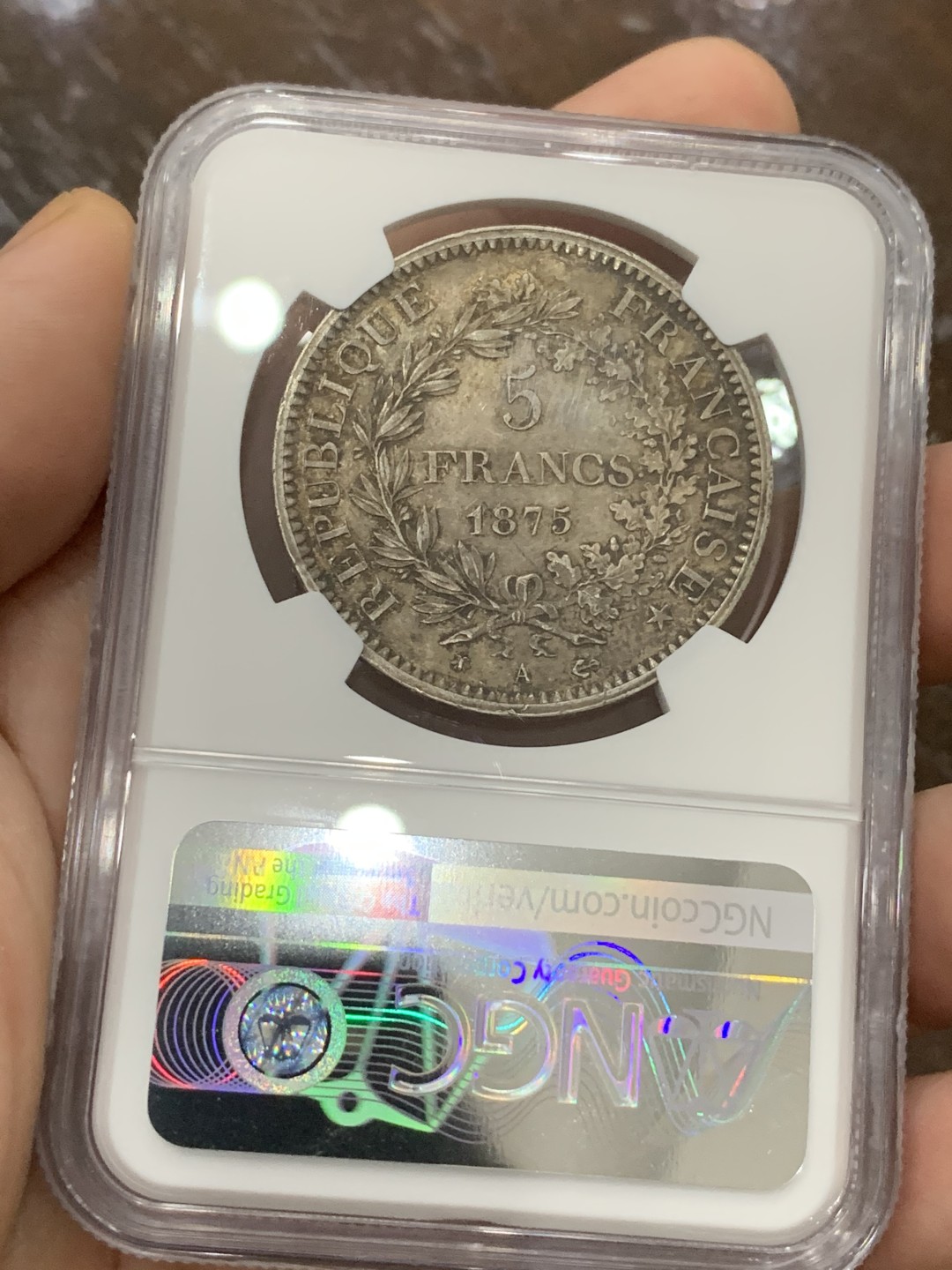 《竞宝斋》第100场-纪念拍卖 (全场包邮)中拍得限量纪念章 NGC MS63 法国 1875年 小A版  大力神5法郎银币 细节好 带转光  数量不及1873的十分之一