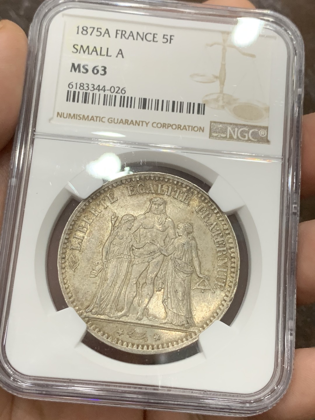 《竞宝斋》第100场-纪念拍卖 (全场包邮)中拍得限量纪念章 NGC MS63 法国 1875年 小A版  大力神5法郎银币 细节好 带转光  数量不及1873的十分之一