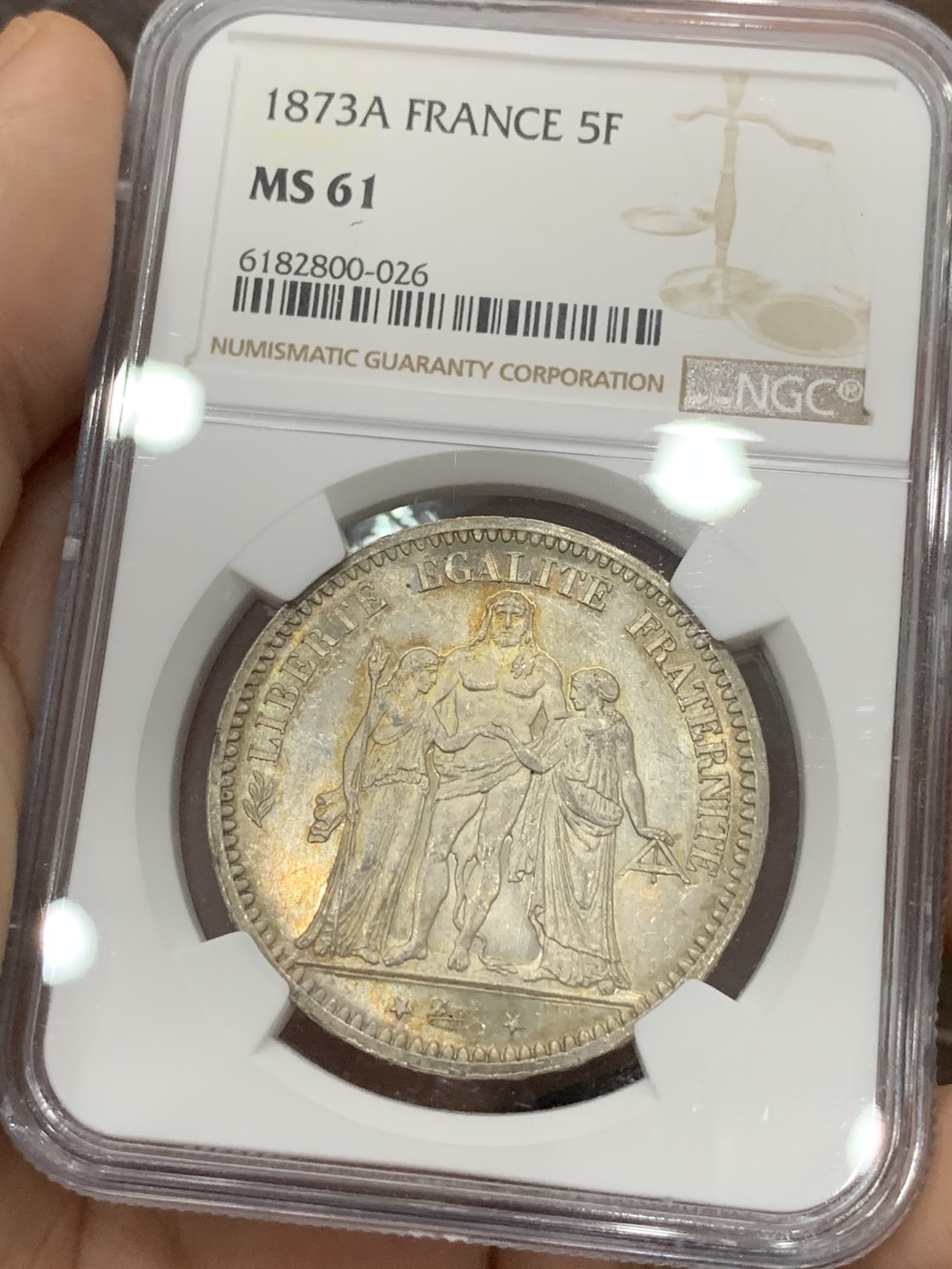 《竞宝斋》第100场-纪念拍卖 (全场包邮)中拍得限量纪念章 NGC MS61 法国 1873 大力神 5法郎 银币 双面五彩的包浆 超越分数的气质