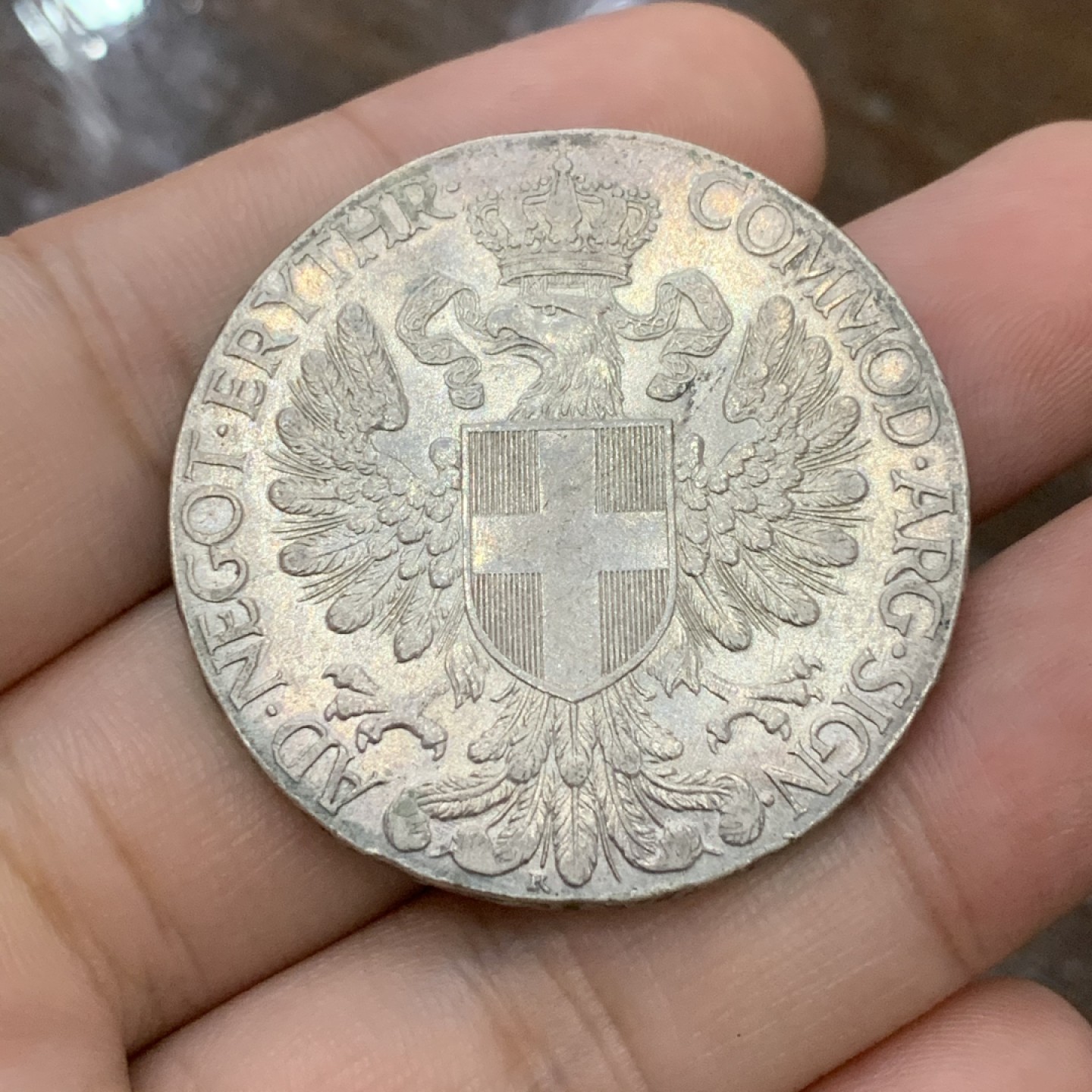 《竞宝斋》第100场-纪念拍卖 (全场包邮)中拍得限量纪念章 意属厄立特里亚 1918年1泰勒大银币 正面彩色包浆 背面底光细节好 不多见品种