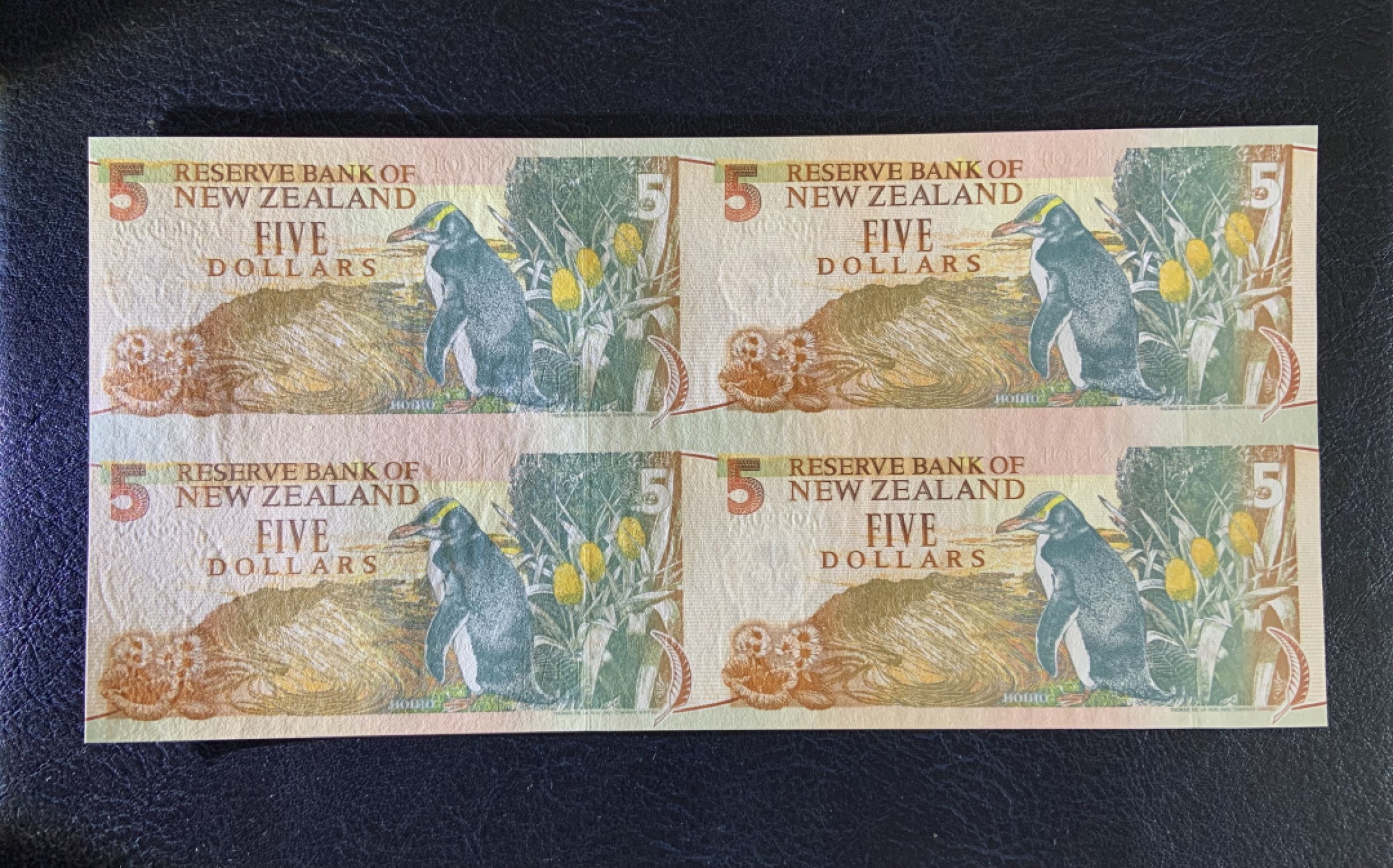 收藏联盟Quantum Auction 第195期拍卖(已更新) 新西兰1992年5元四连体 品相全新UNC 纸质版 AA冠 带银行原装纪念册