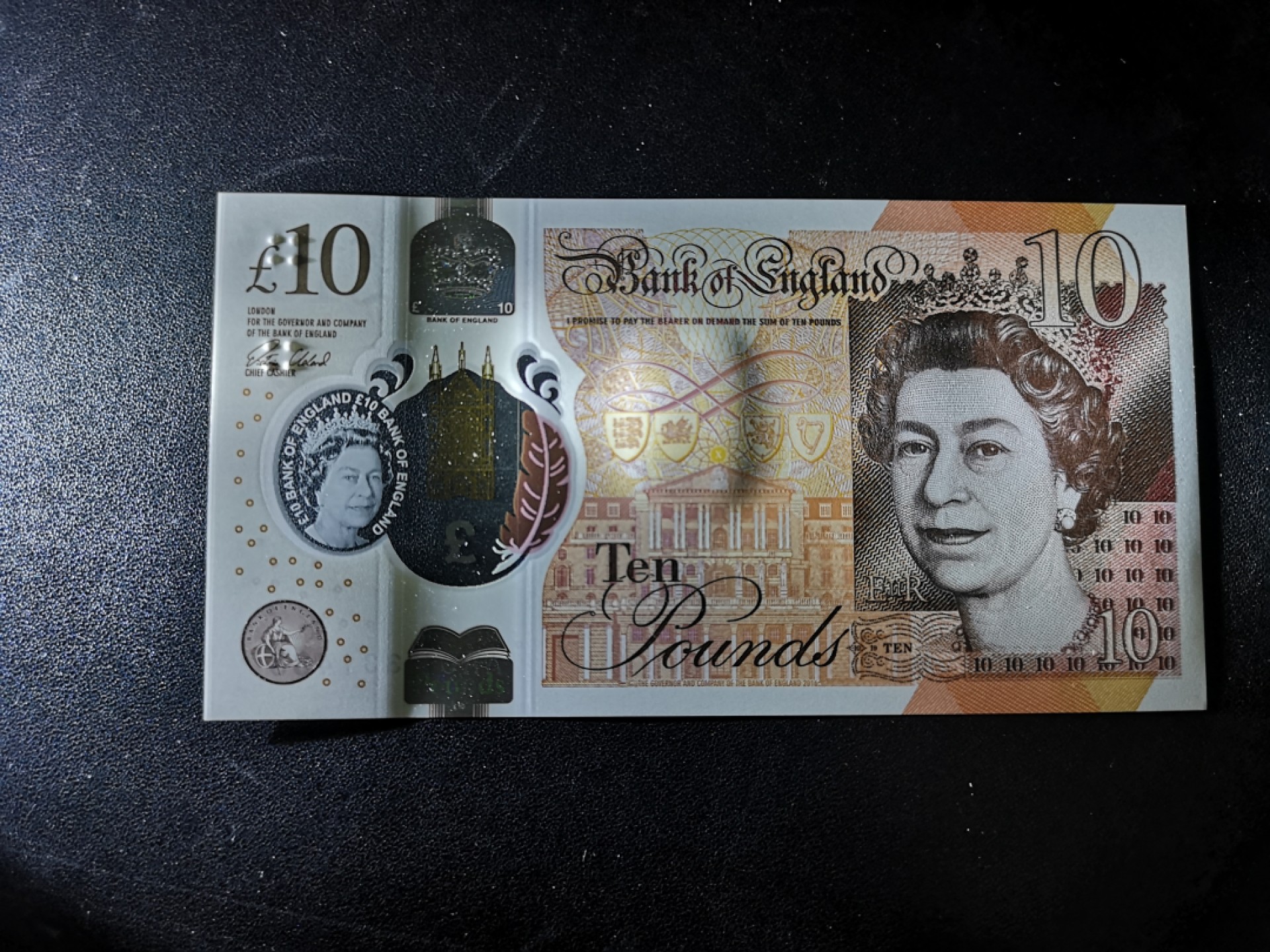 《外钞收藏家》第二百零六期 英国最新版10镑 首发AA01冠 全新UNC 