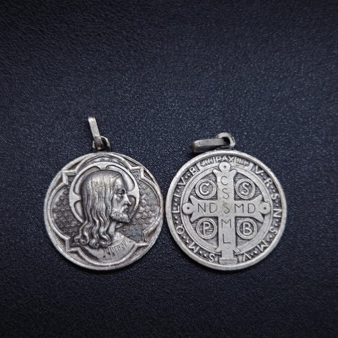 勋章奖章交易所10月6日群卖 欧洲宗教题材圣牌2枚