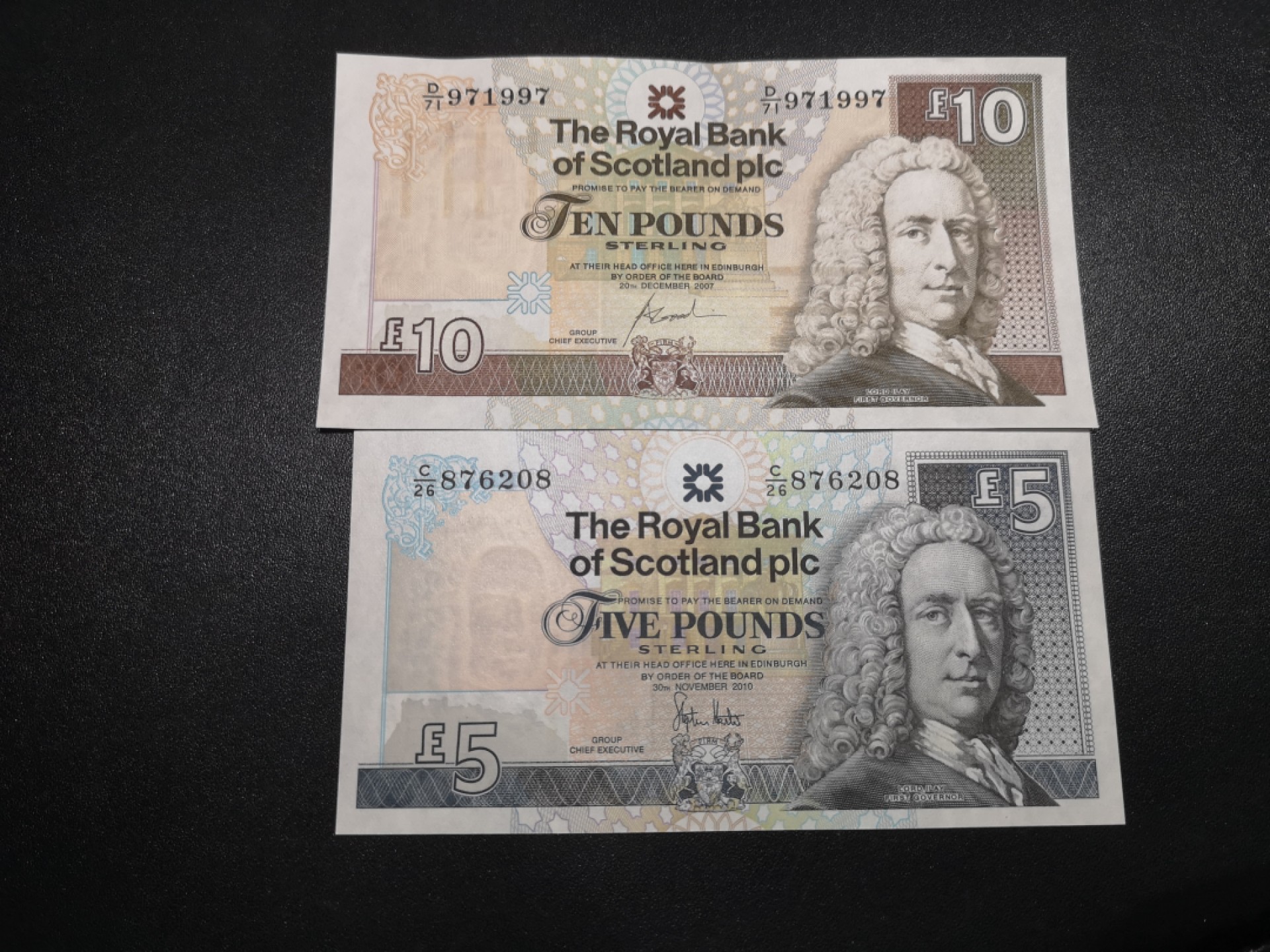 《外钞收藏家》第二百零六期 苏格兰皇家银行5、10镑两张 全新UNC