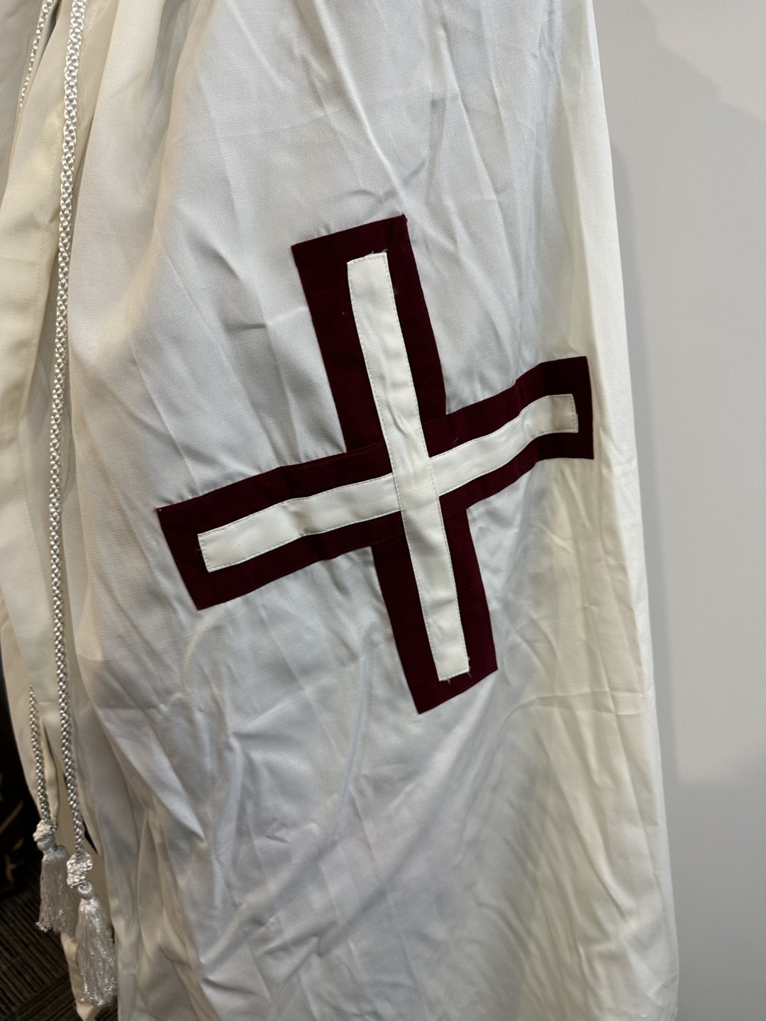 勋章交易所10月8日国庆终拍 国外未知名骑士团外袍