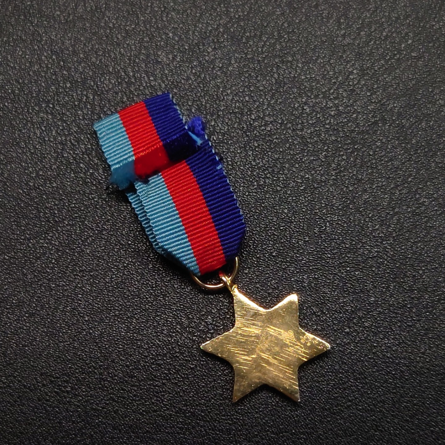 勋章奖章交易所10月6日群卖 英国二战之星奖章迷你章