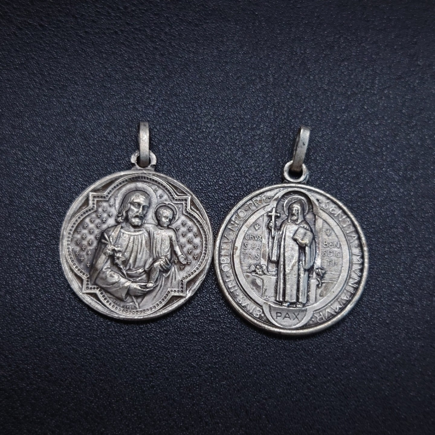 勋章奖章交易所10月6日群卖 欧洲宗教题材圣牌2枚