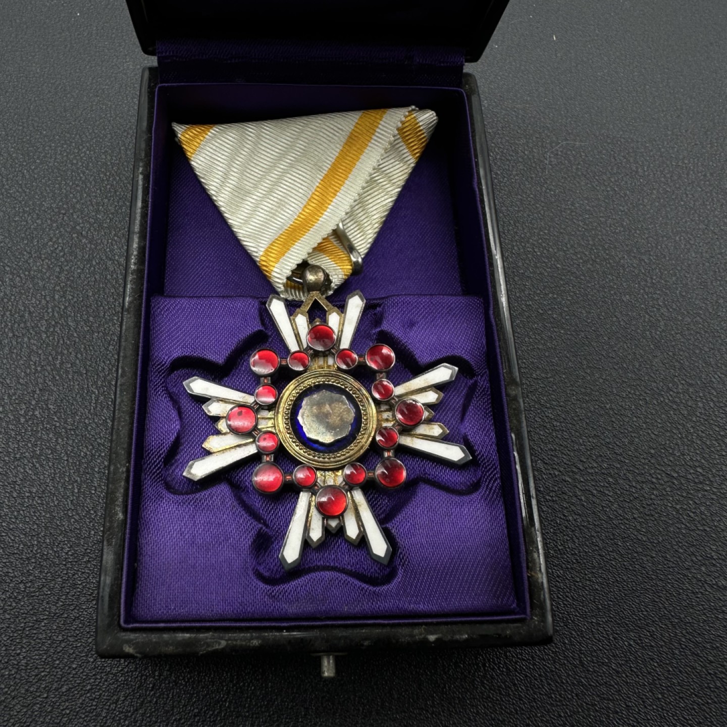 勋章交易所10月8日国庆终拍 日本五等瑞宝勋章