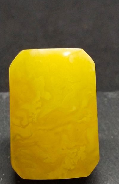 11克蜜蜡牌子，吊坠，鸡油黄满密 - 11克蜜蜡牌子，吊坠，鸡油黄满密