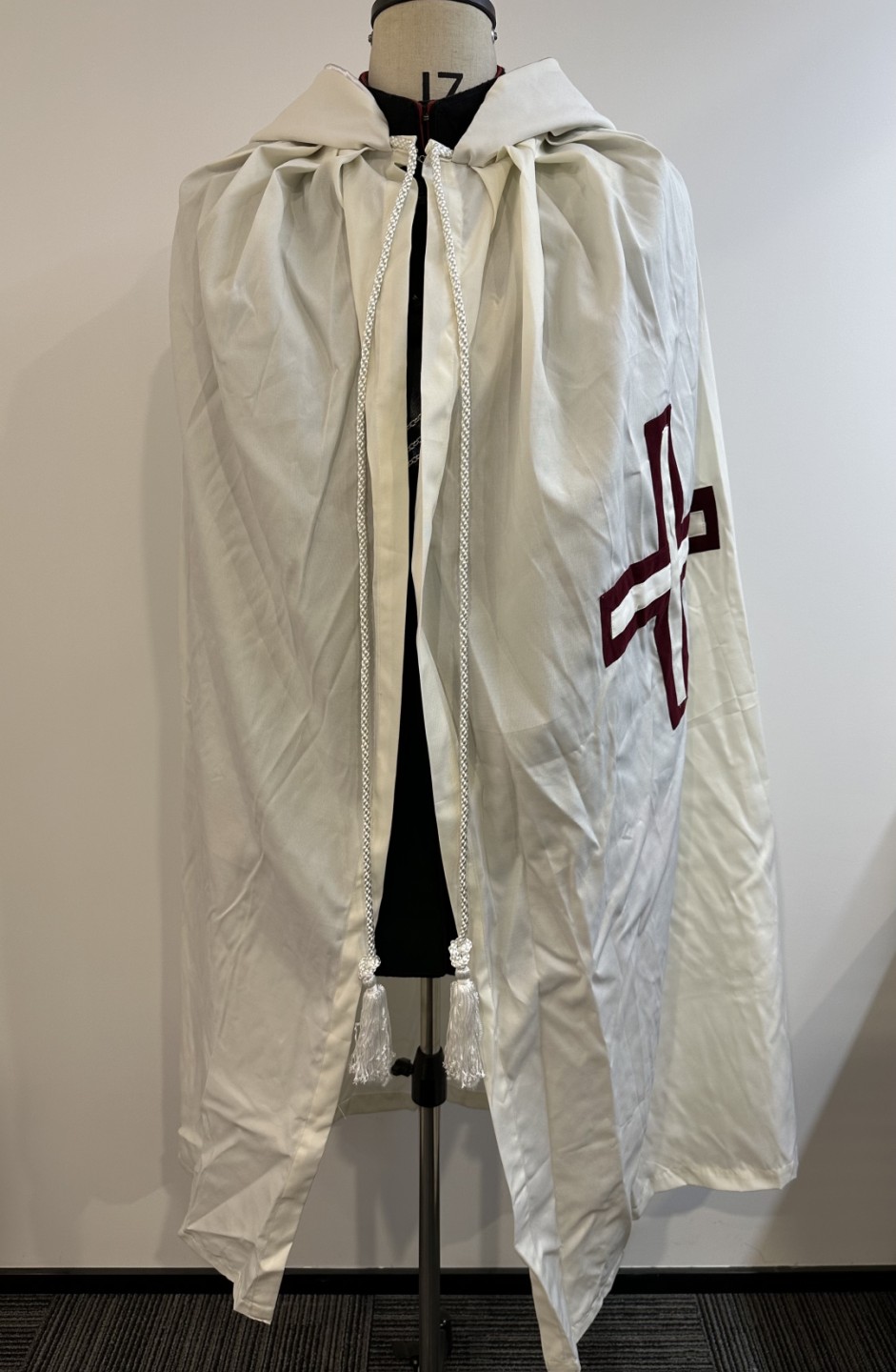 勋章交易所10月8日国庆终拍 国外未知名骑士团外袍