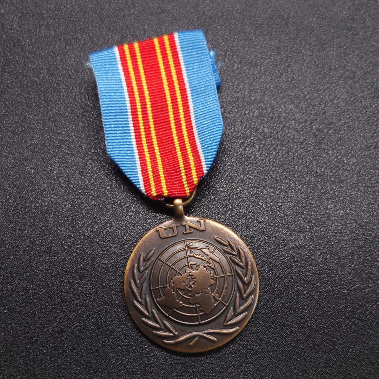 勋章奖章交易所10月6日群卖 联合国1995-1999马其顿奖章