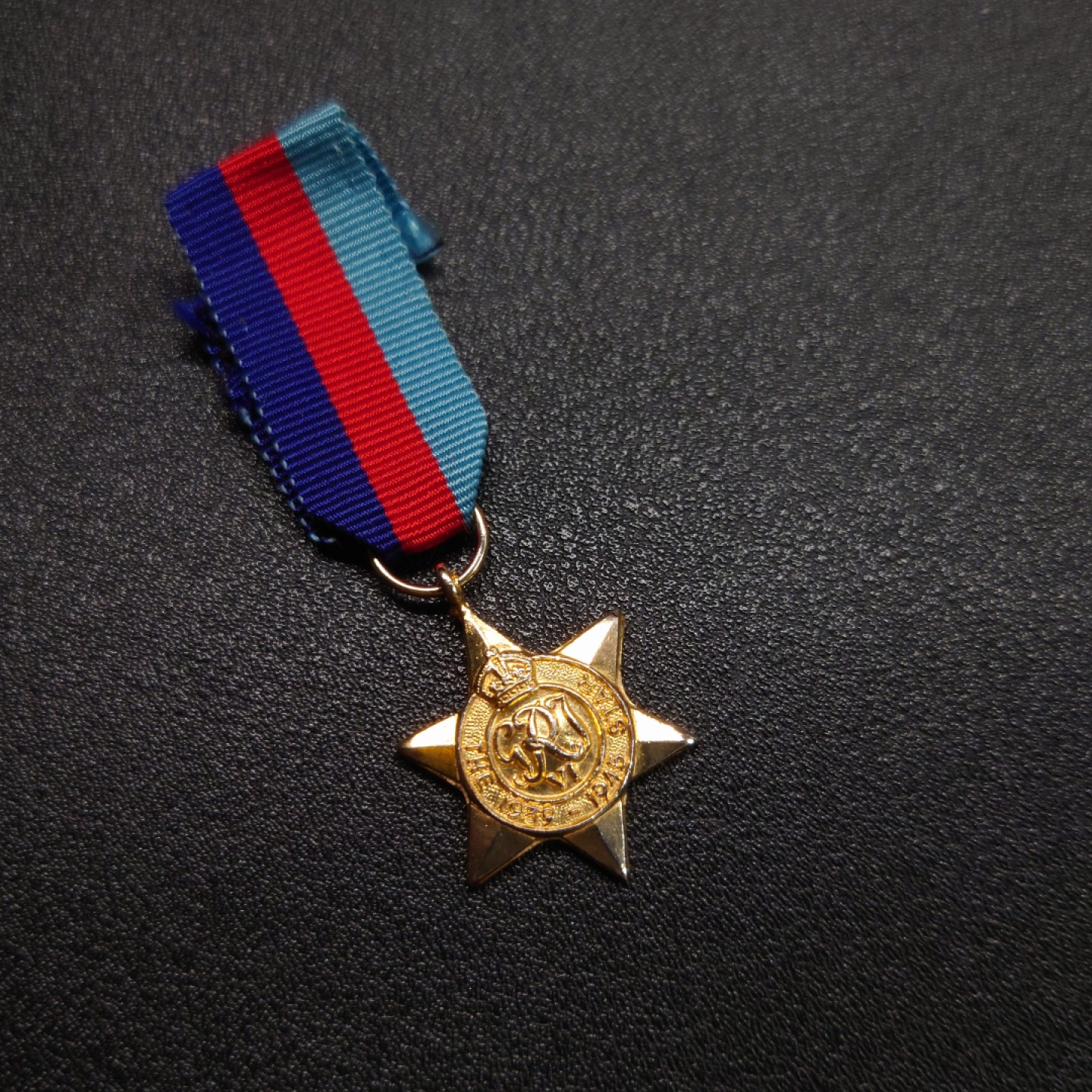 勋章奖章交易所10月6日群卖 英国二战之星奖章迷你章