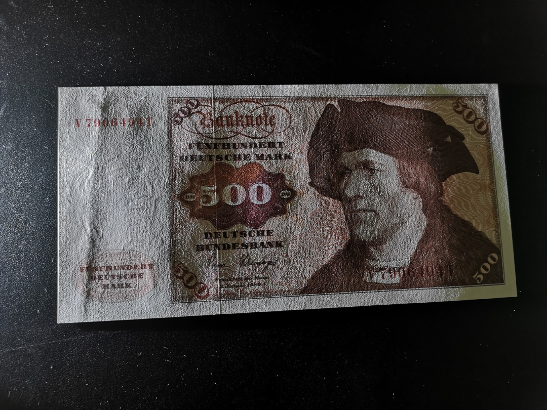 《外钞收藏家》第二百零六期 1980年德国500马克 AU品相 有一道软折