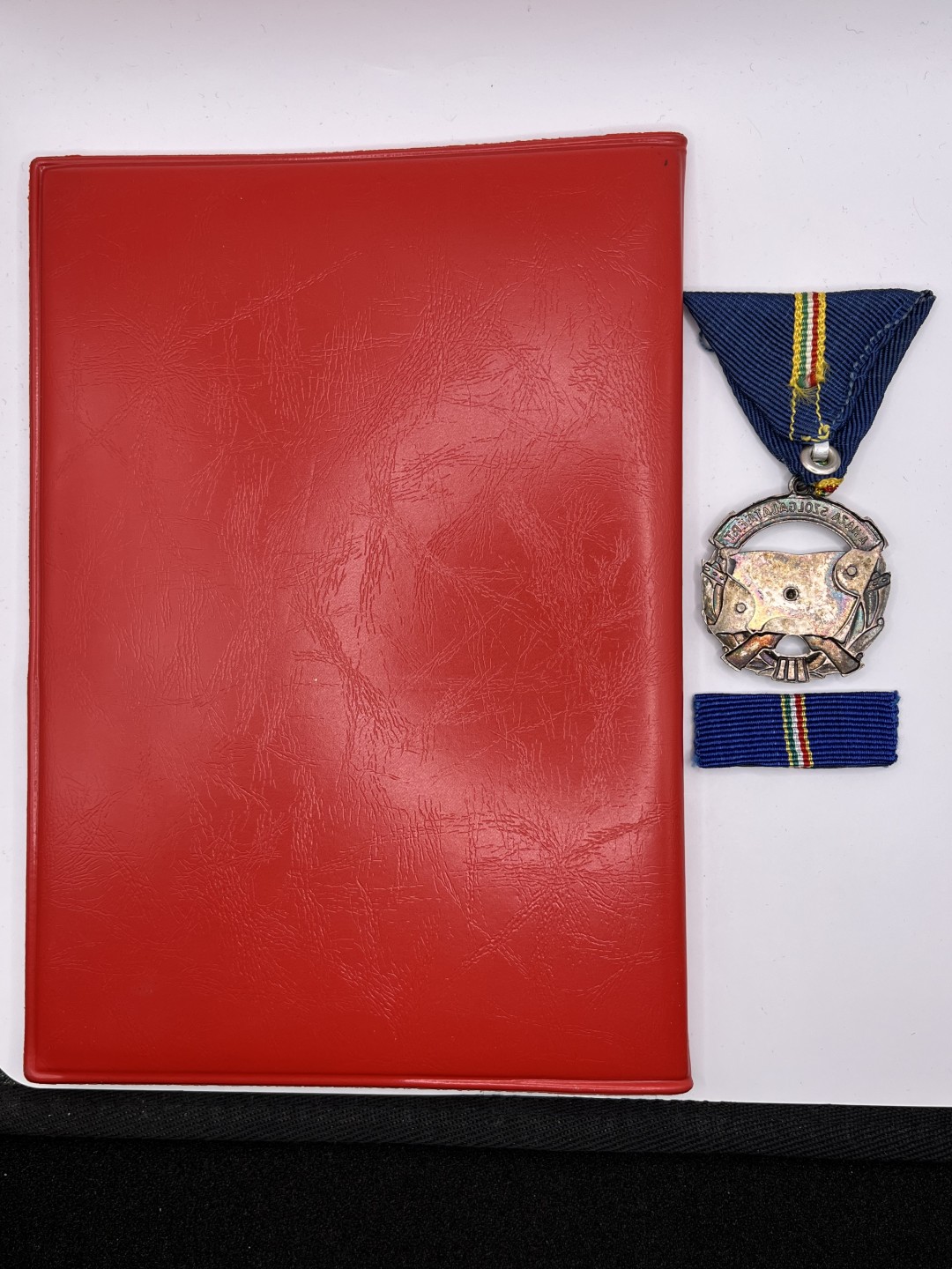 ：第四期 全场0元起拍 咸鱼国勋章拍卖专场 22年10月9日（周日）开始 匈牙利银级为祖国服务奖章 带证