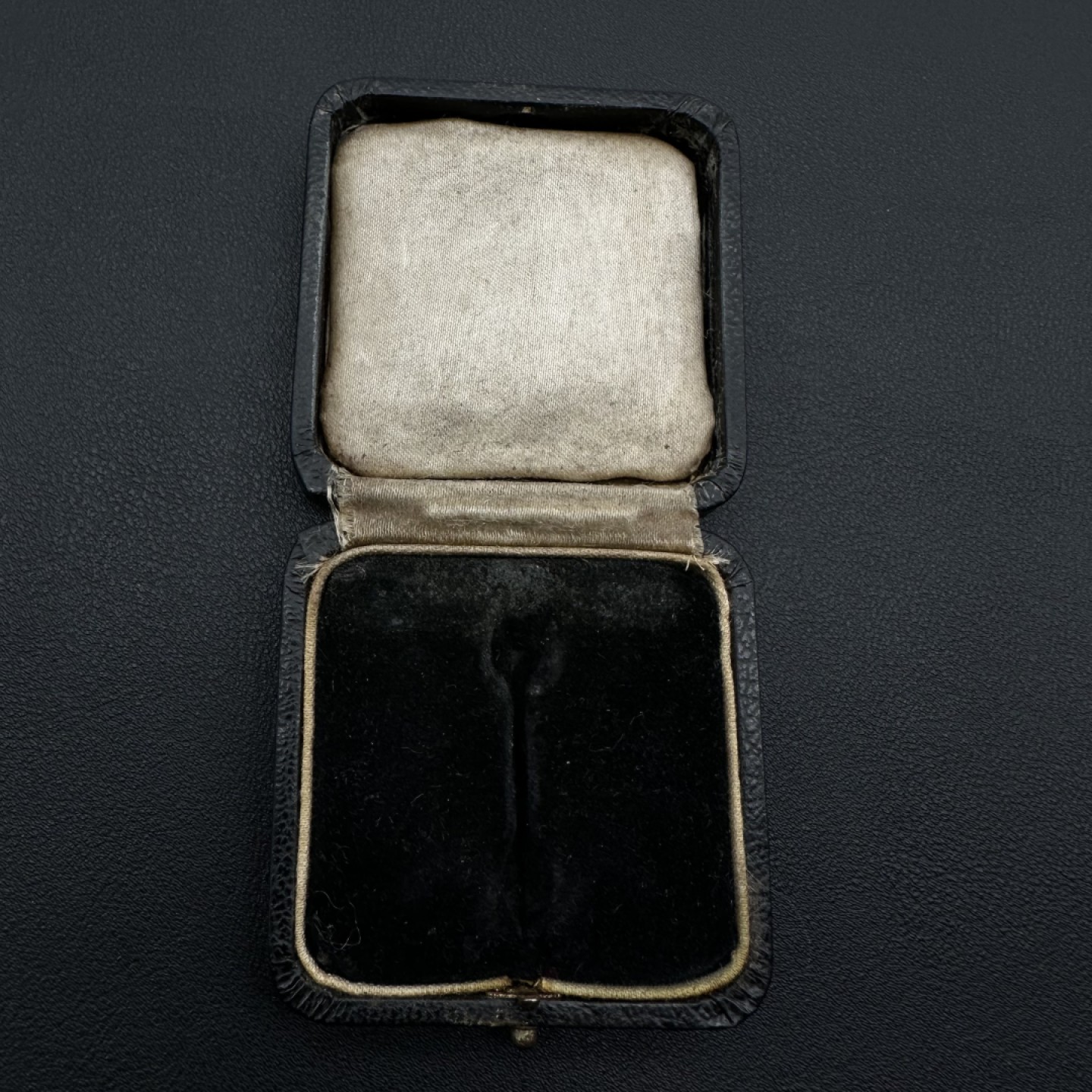 勋章交易所10月8日国庆终拍 德国WWII一级战功十字勋章原盒