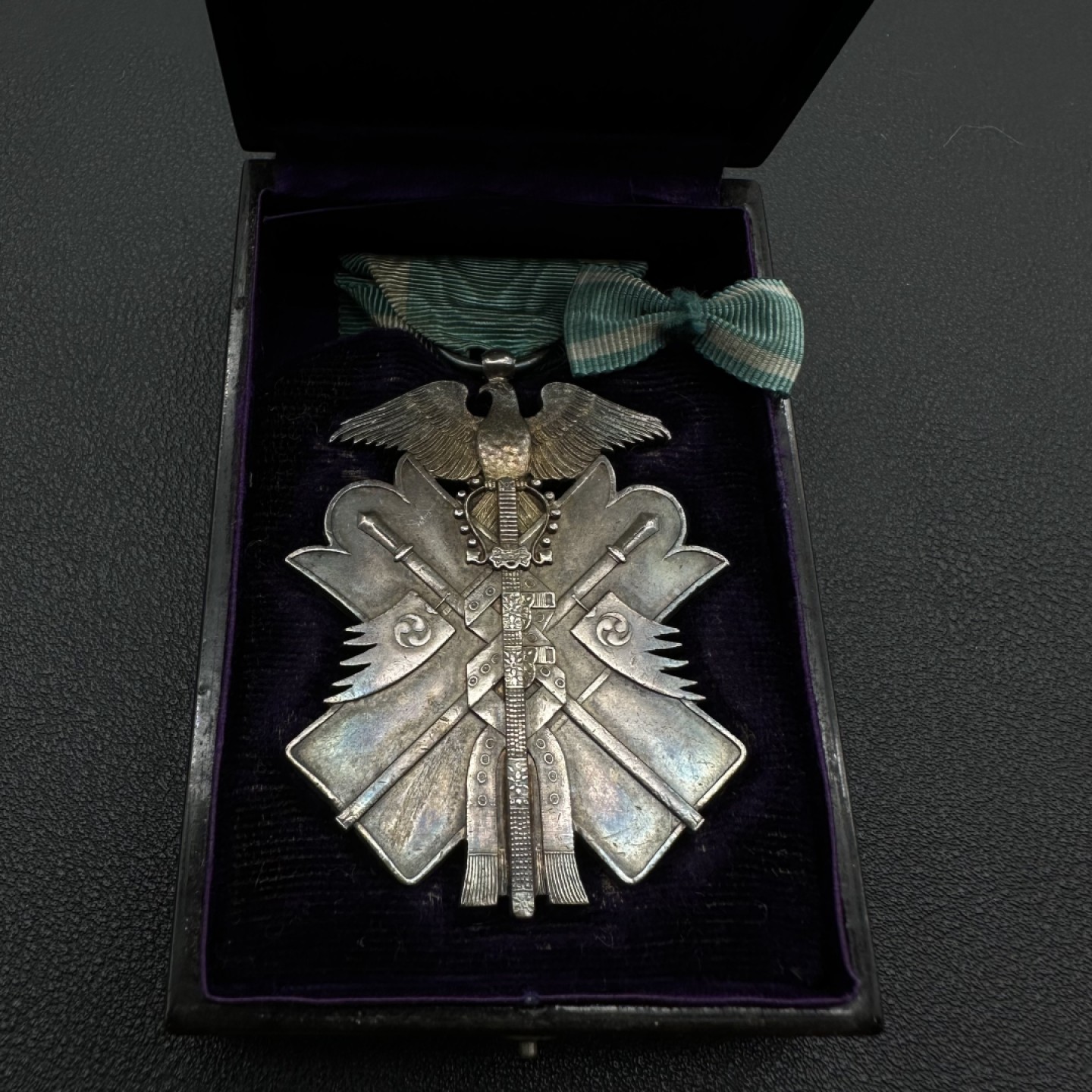 勋章交易所10月8日国庆终拍 日本七等金鵄勋章