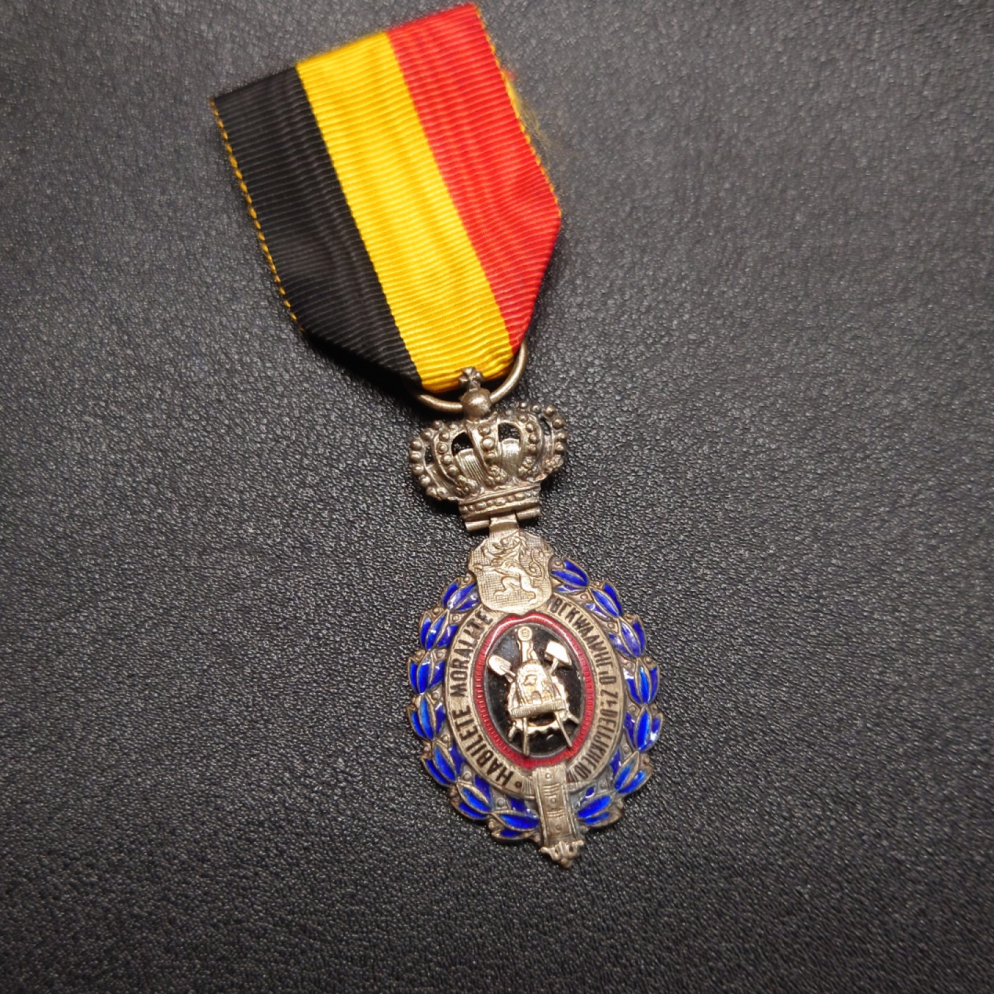 勋章奖章交易所10月6日群卖 比利时劳工奖章