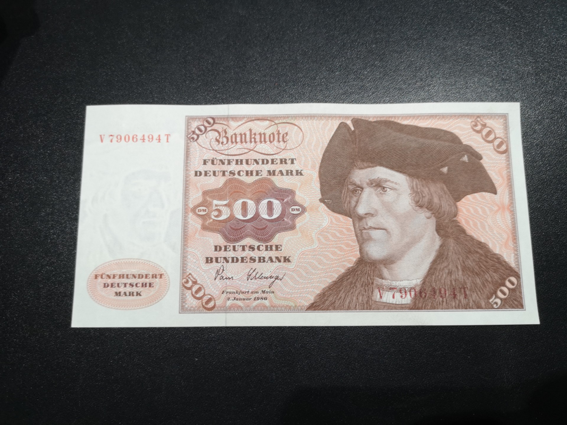 《外钞收藏家》第二百零六期 1980年德国500马克 AU品相 有一道软折