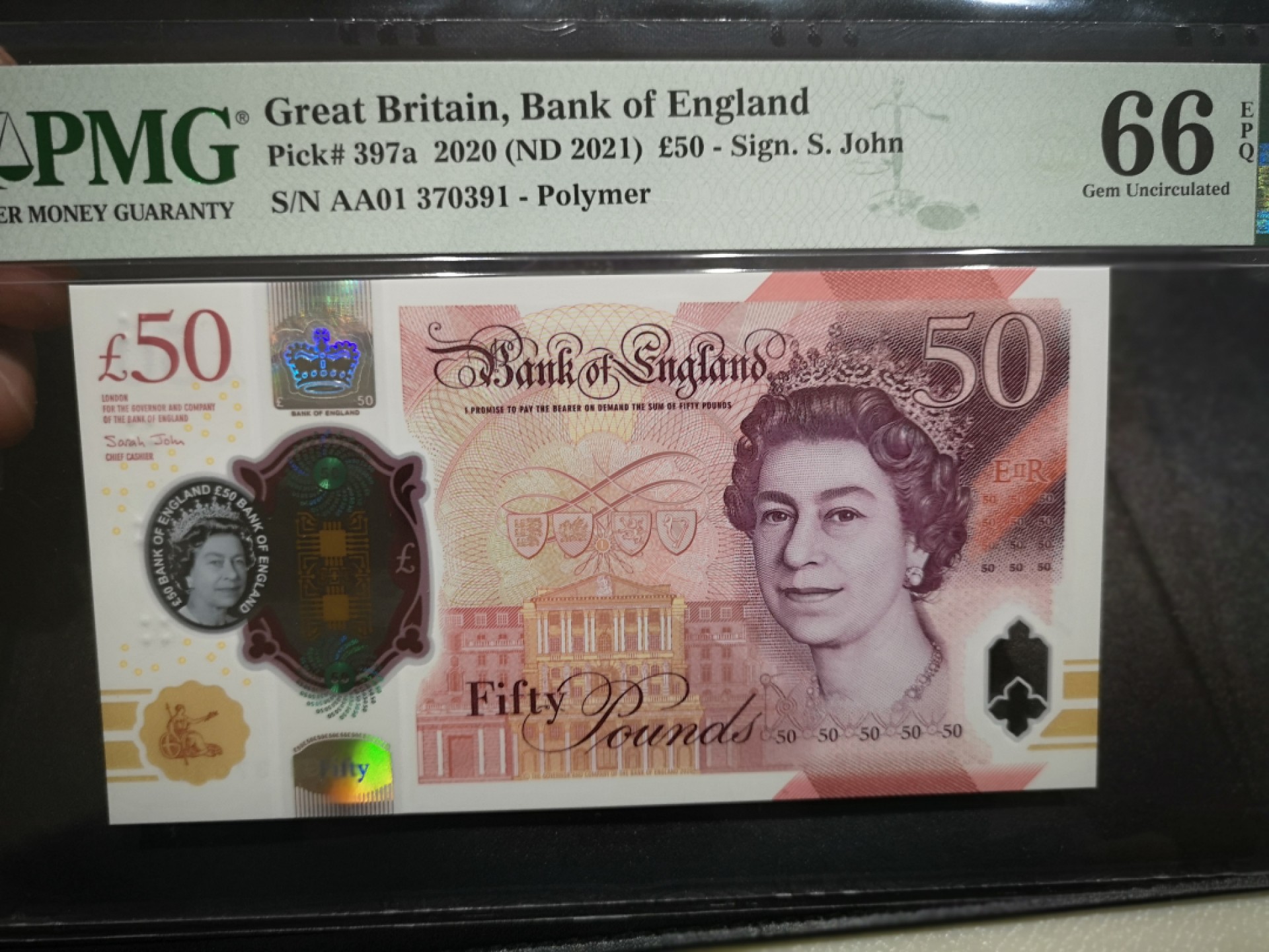 《外钞收藏家》第二百零六期 2020年英国最新版50镑 PMG66 首发冠AA01