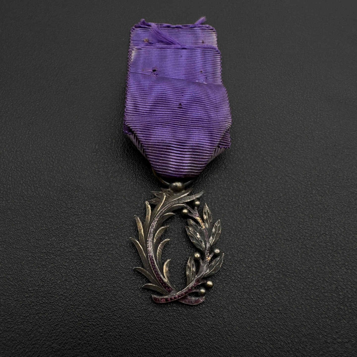 勋章交易所10月8日国庆终拍 法国军官级棕榈叶勋章