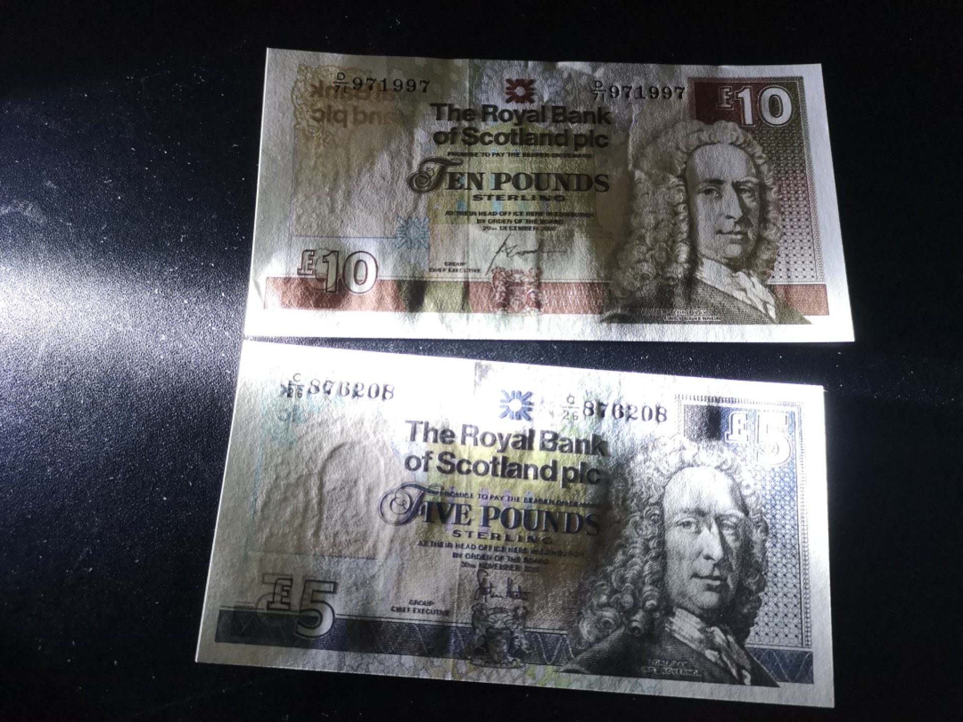 《外钞收藏家》第二百零六期 苏格兰皇家银行5、10镑两张 全新UNC
