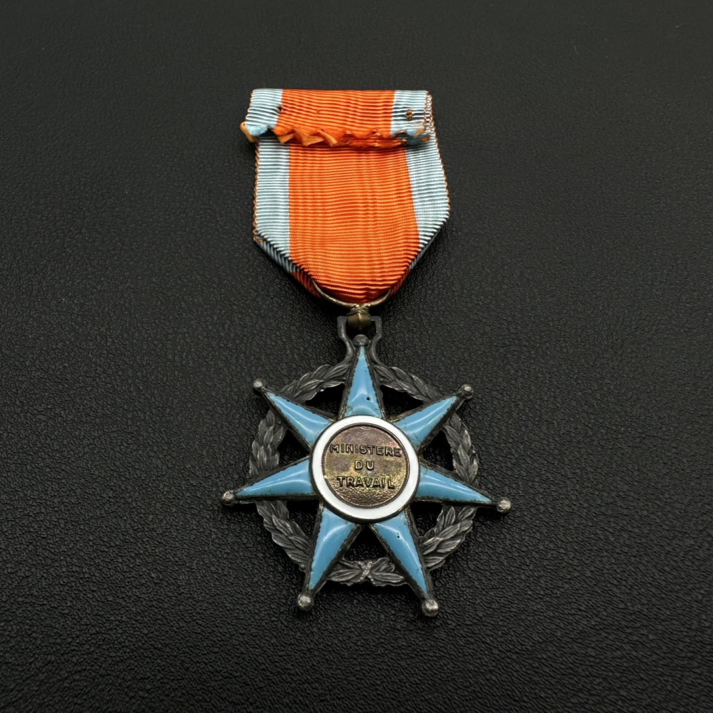 勋章交易所10月8日国庆终拍 法国骑士级社会功勋勋章