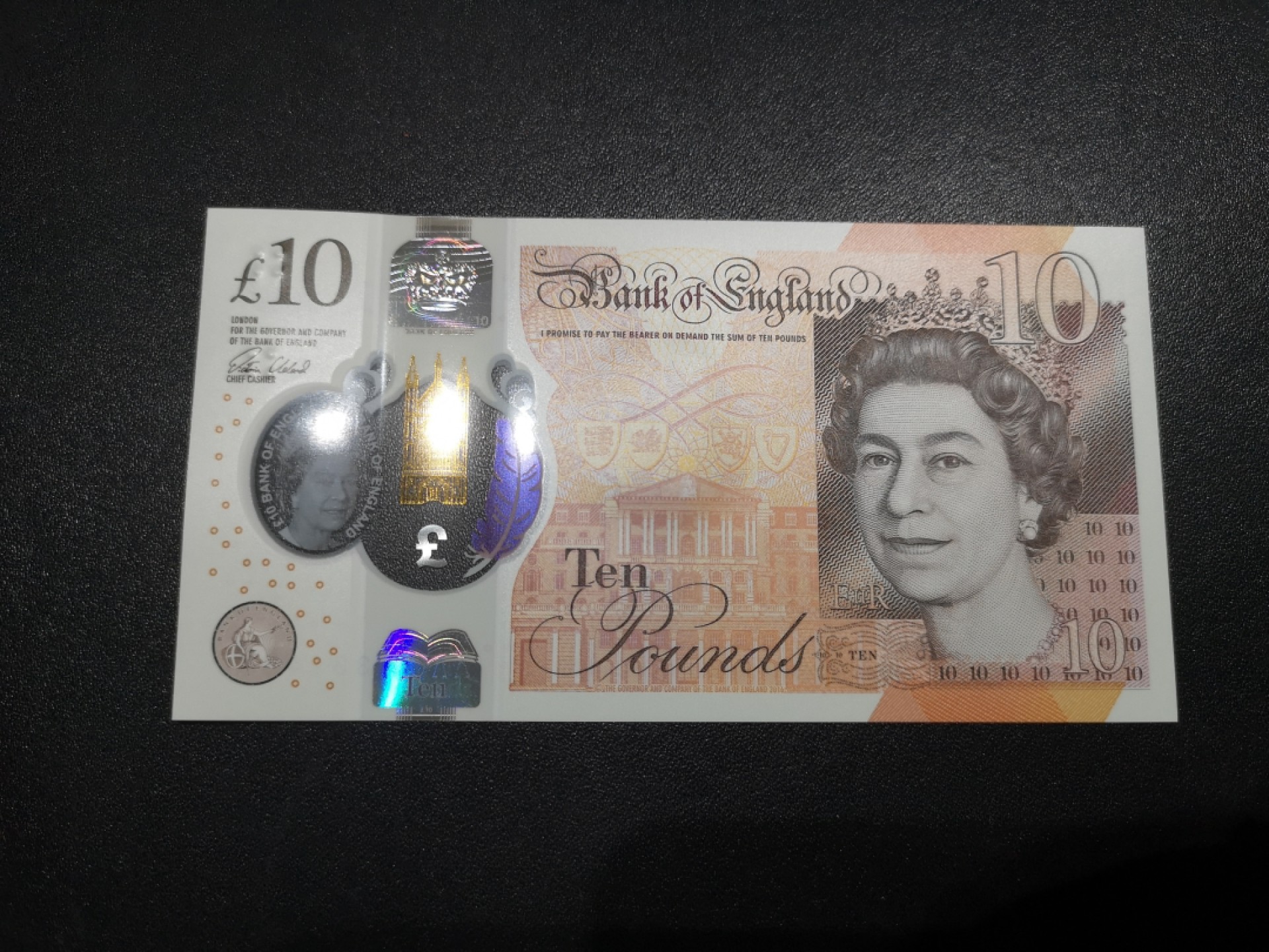 《外钞收藏家》第二百零六期 英国最新版10镑 首发AA01冠 全新UNC 